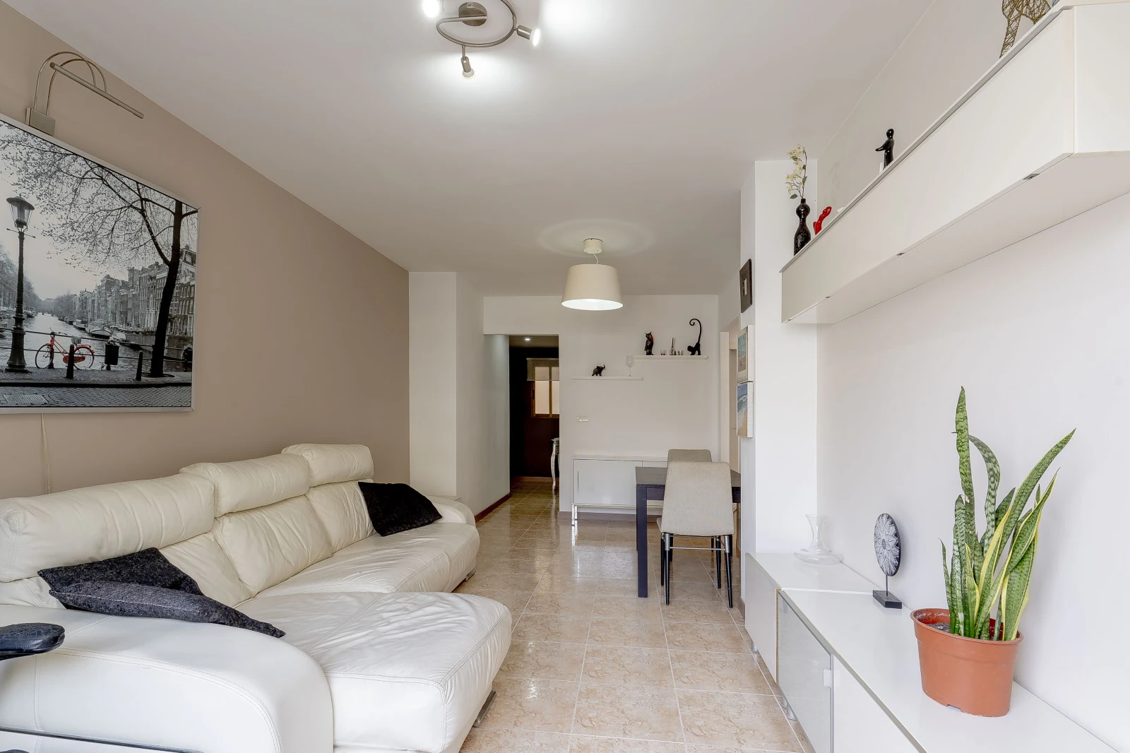 BONITO APARTAMENTO TOTALMENTE RENOVADO