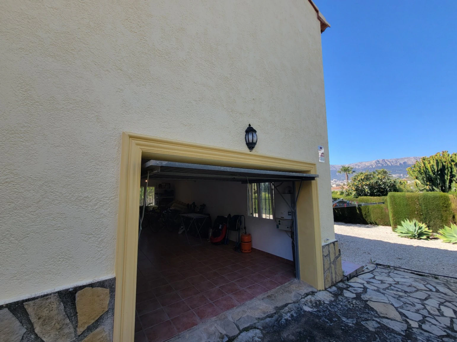 VILLA UBICADA EN MUY BUENA ZONA
