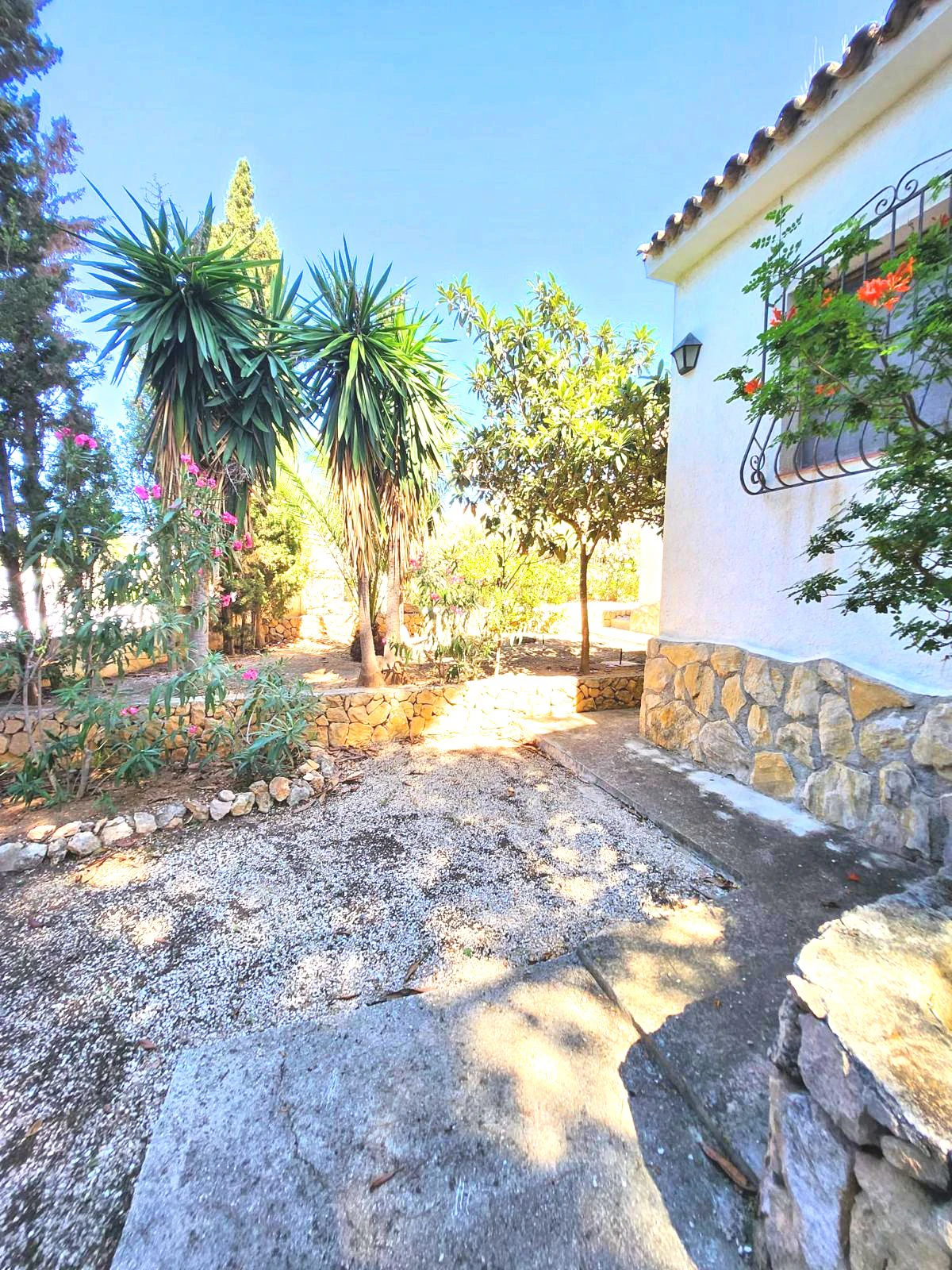 En zona de Los Pinos Si te identificas con el estilo mediterráneo...Esta es tu casa!!