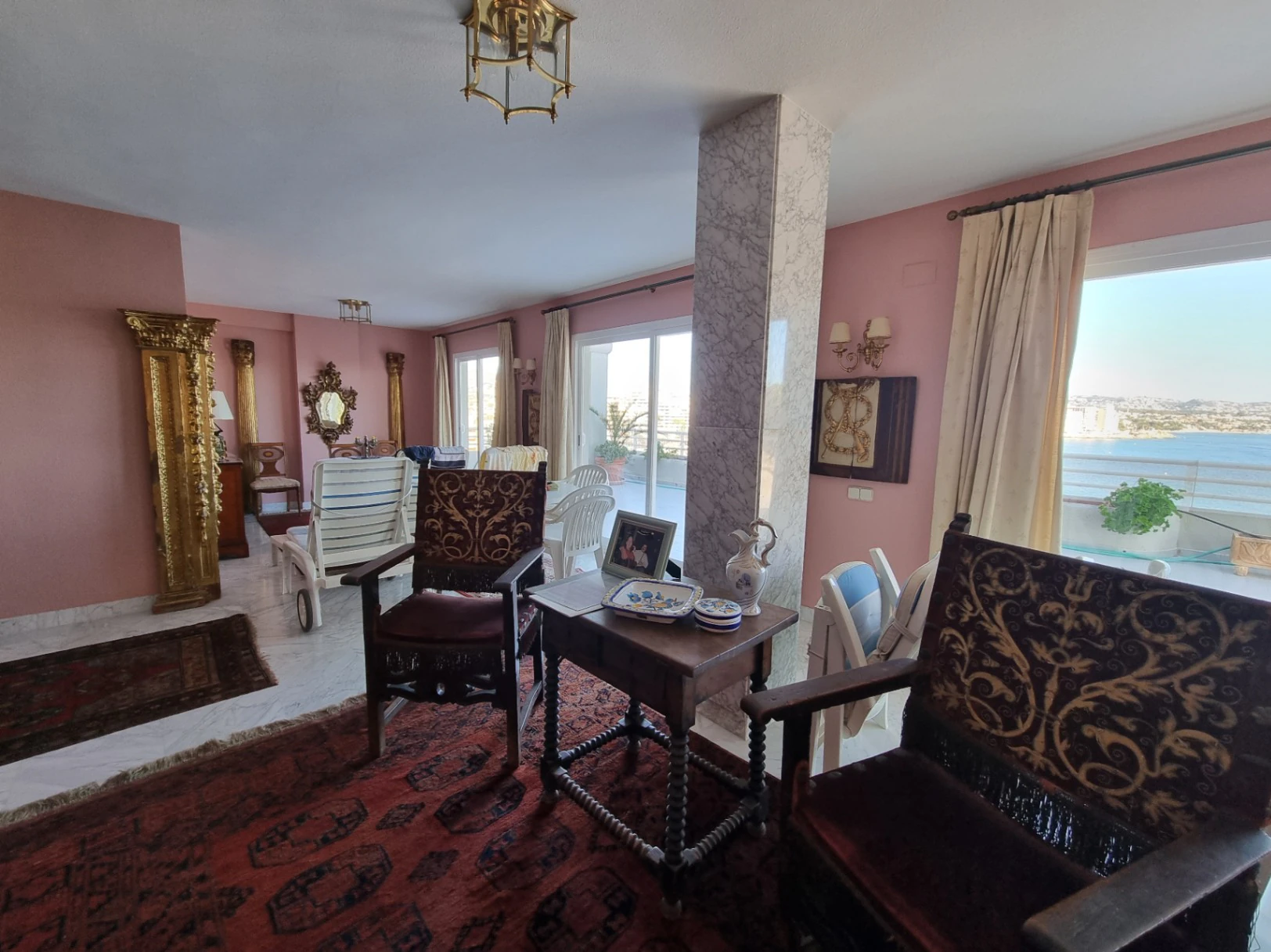 APARTAMENTO SITUADO EN PRIMERA LINEA