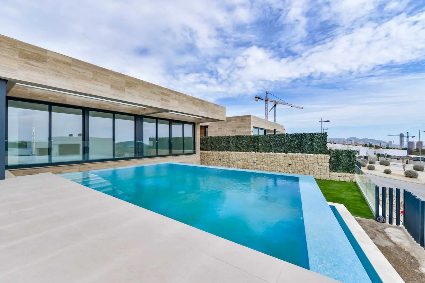 MODERNA VILLA EN FINESTRAT