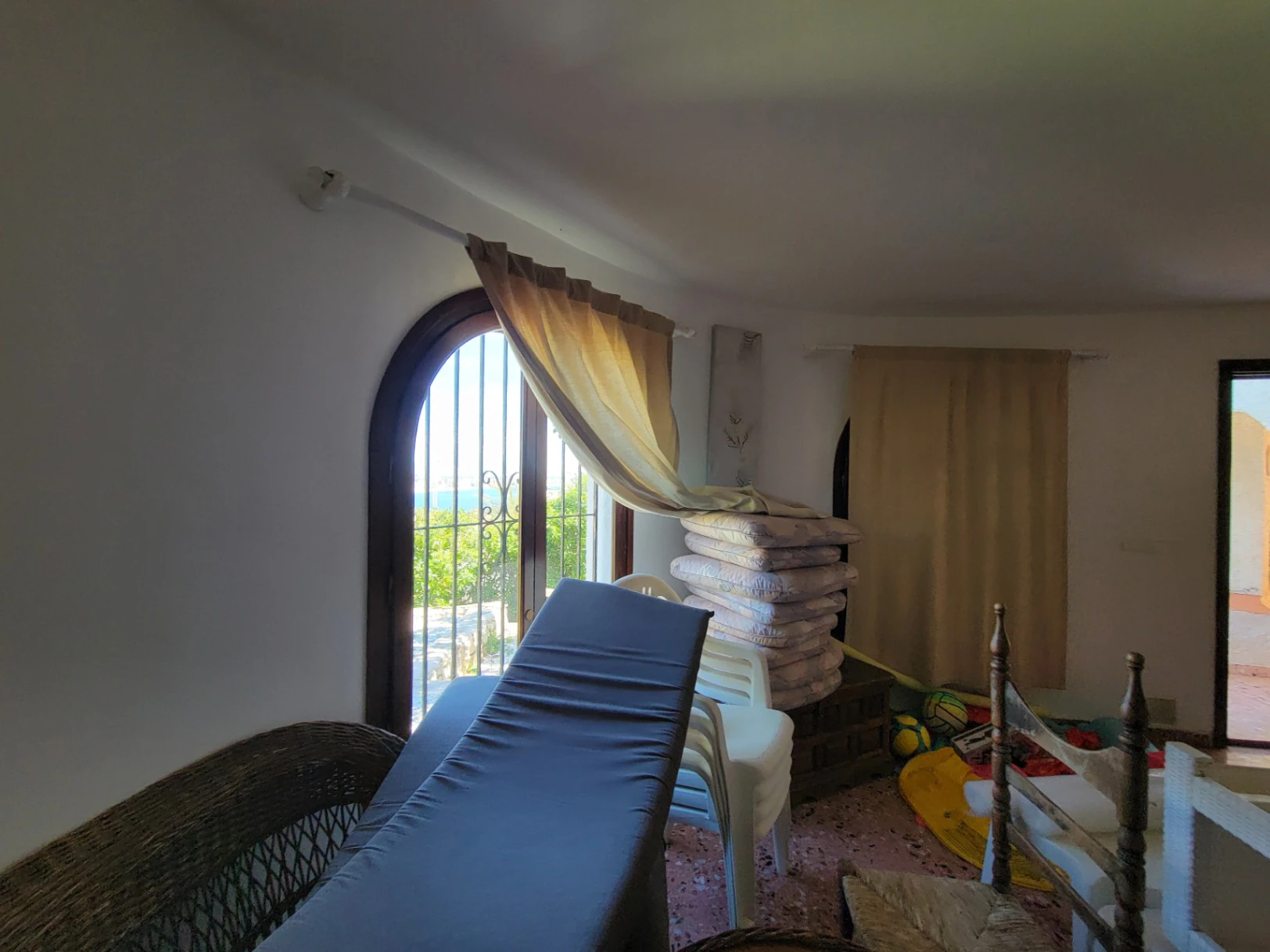 VILLA EN MARYVILLA CON VISTAS ESPECTACULARES CON PROYECTO MODERNO
