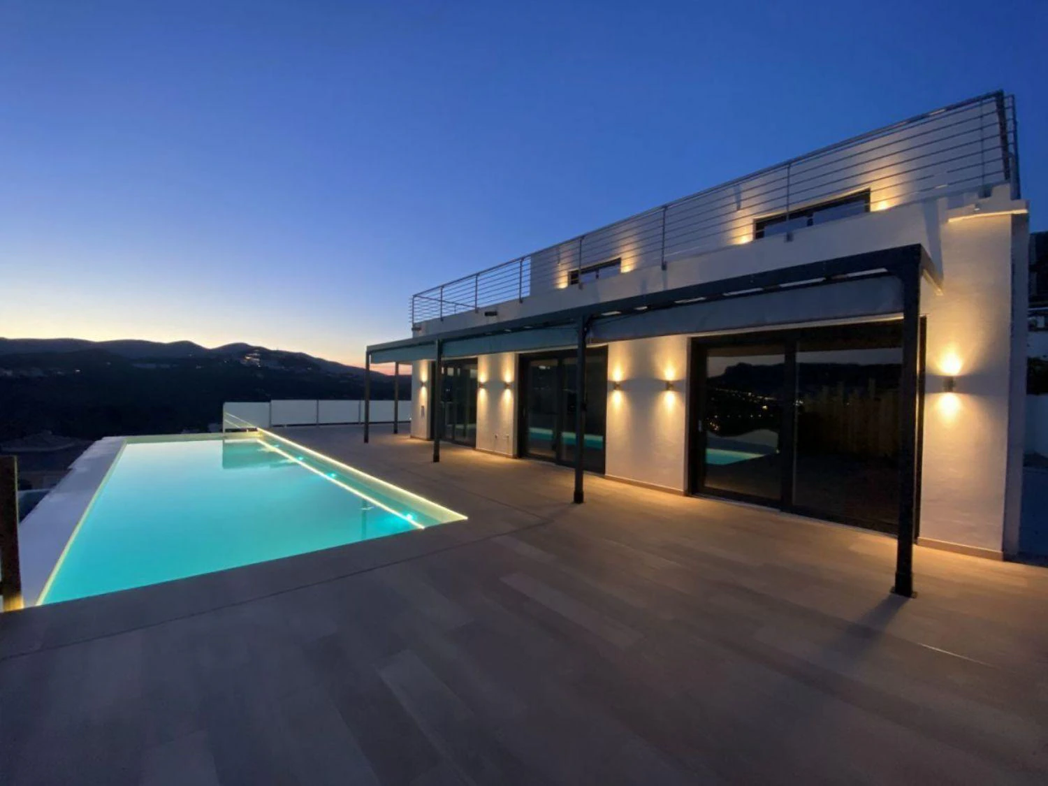 Se vende una hermosa villa bioclimática recién construida.