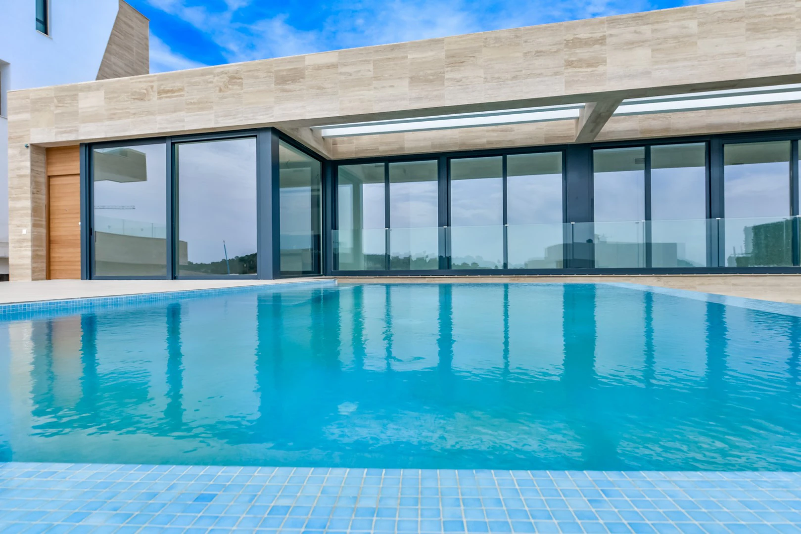 MODERNA VILLA EN FINESTRAT