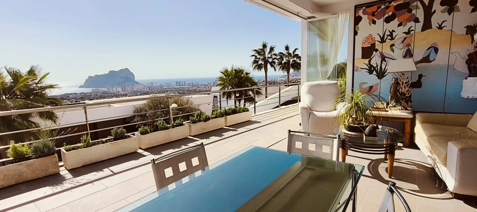 Exclusiva villa en Calpe con vistas panorámicas al Mediterráneo