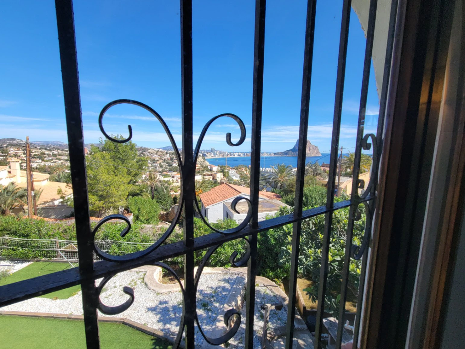 VILLA EN MARYVILLA CON VISTAS ESPECTACULARES CON PROYECTO MODERNO