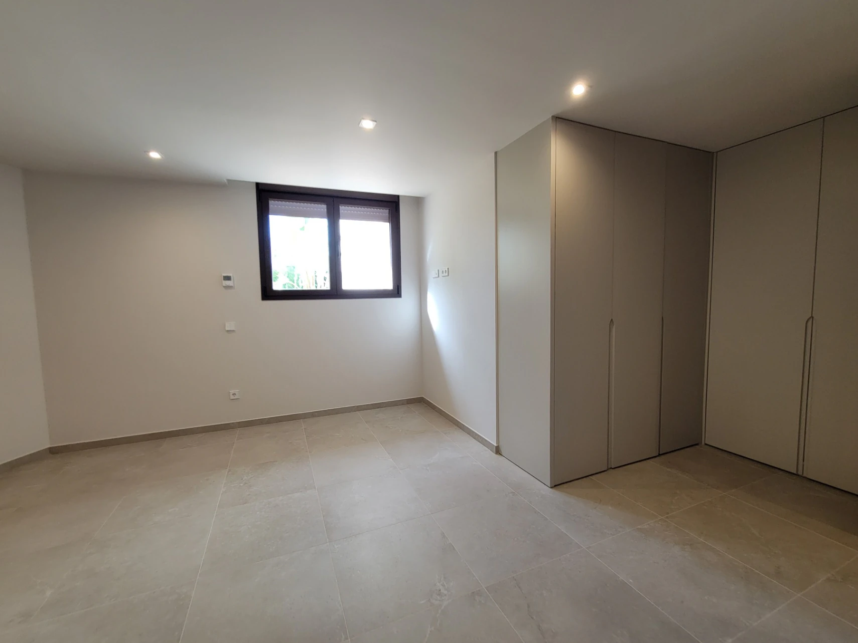 VILLA DE NUEVA CONSTRUCCION CERCA DE TODOS LOS SERVICIOS