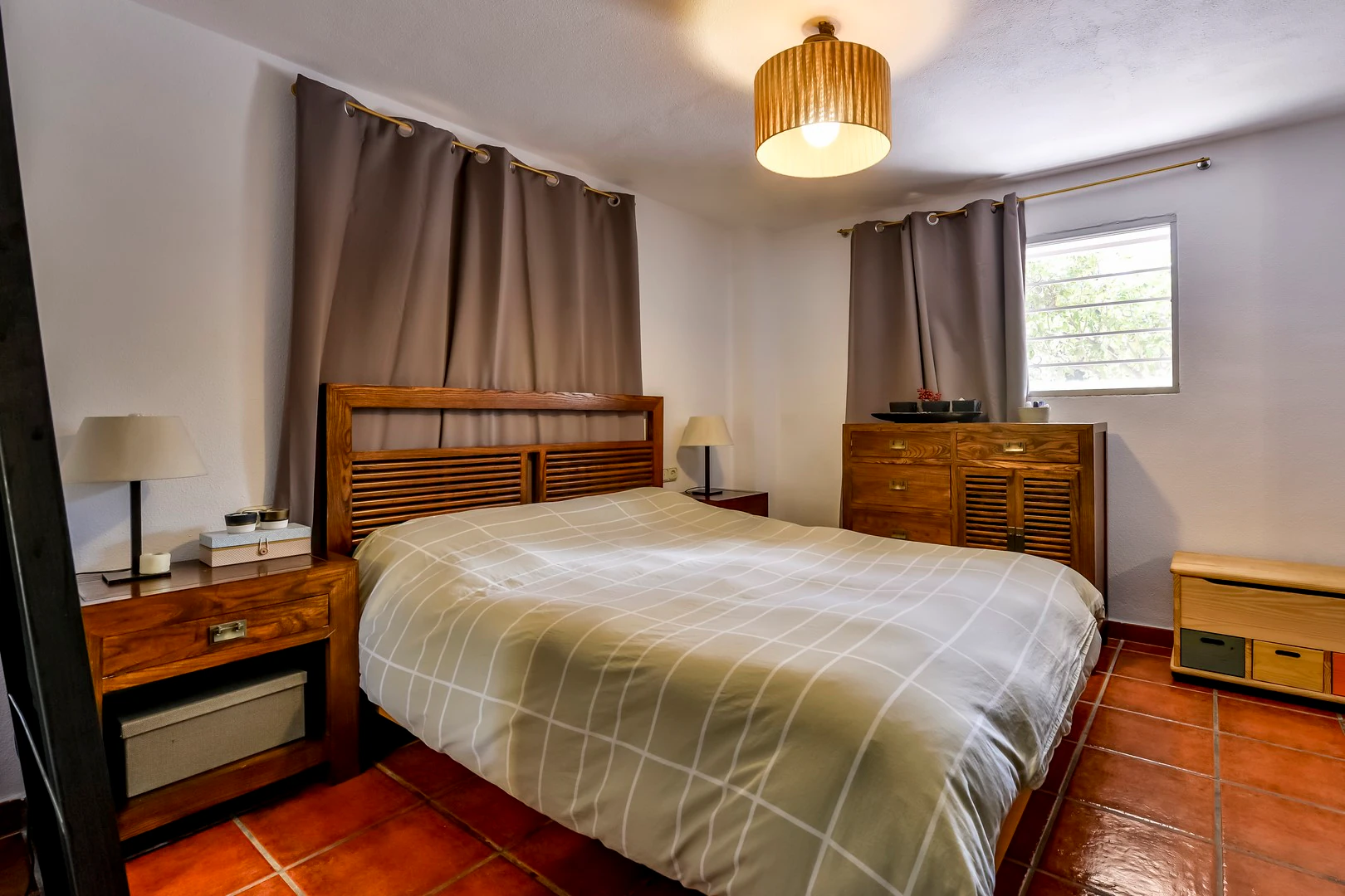 AMPLIA CASA EN BENIDORM