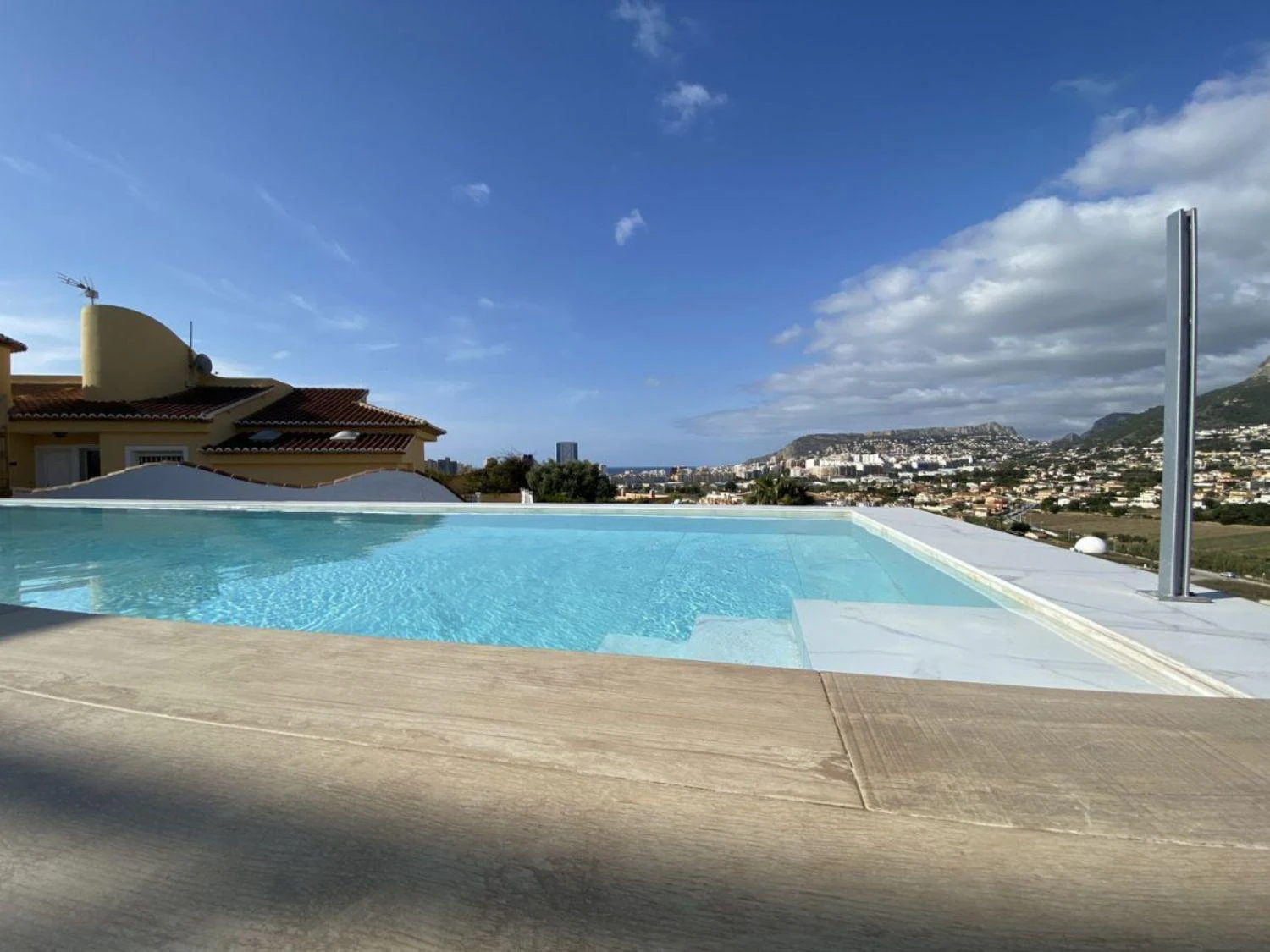 Se vende una hermosa villa bioclimática recién construida.