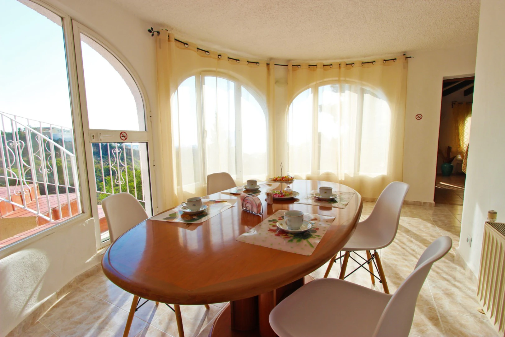 Villa de 3 dormitorios con vistas al mar y a las montañas