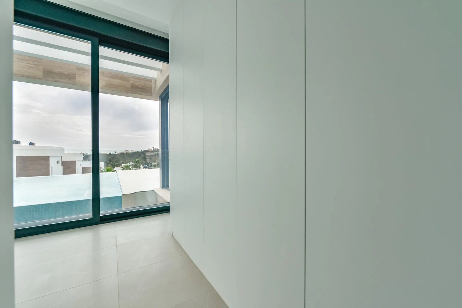 MODERNA VILLA EN FINESTRAT