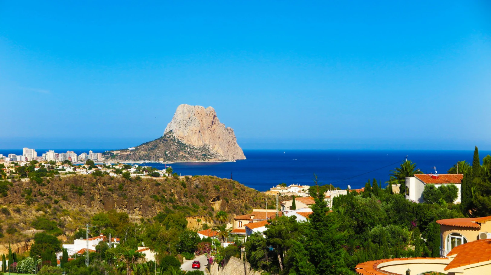 Villa de 3 dormitorios con vistas al mar y a las montañas