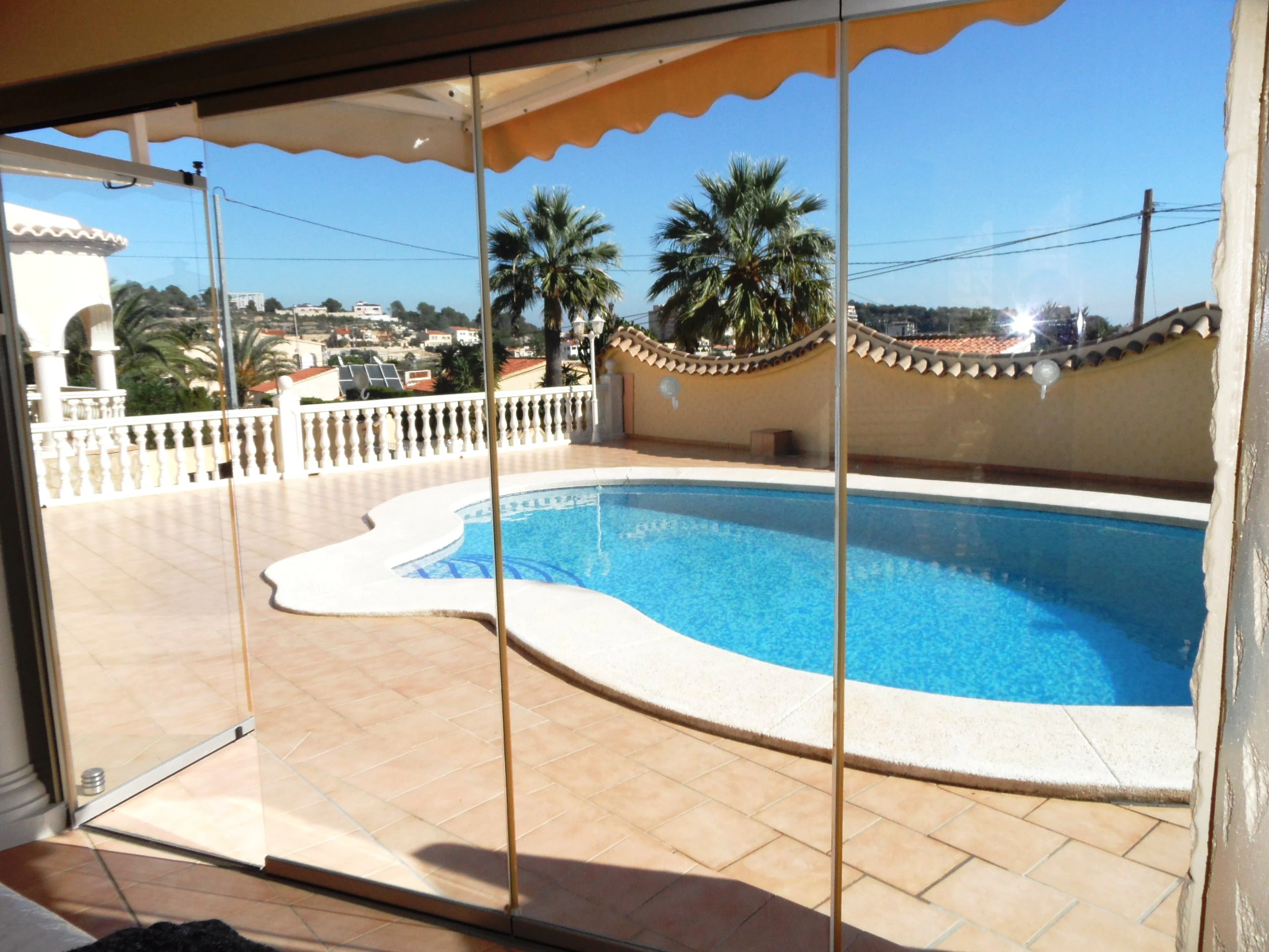 Amplia villa con preciosas vistas.