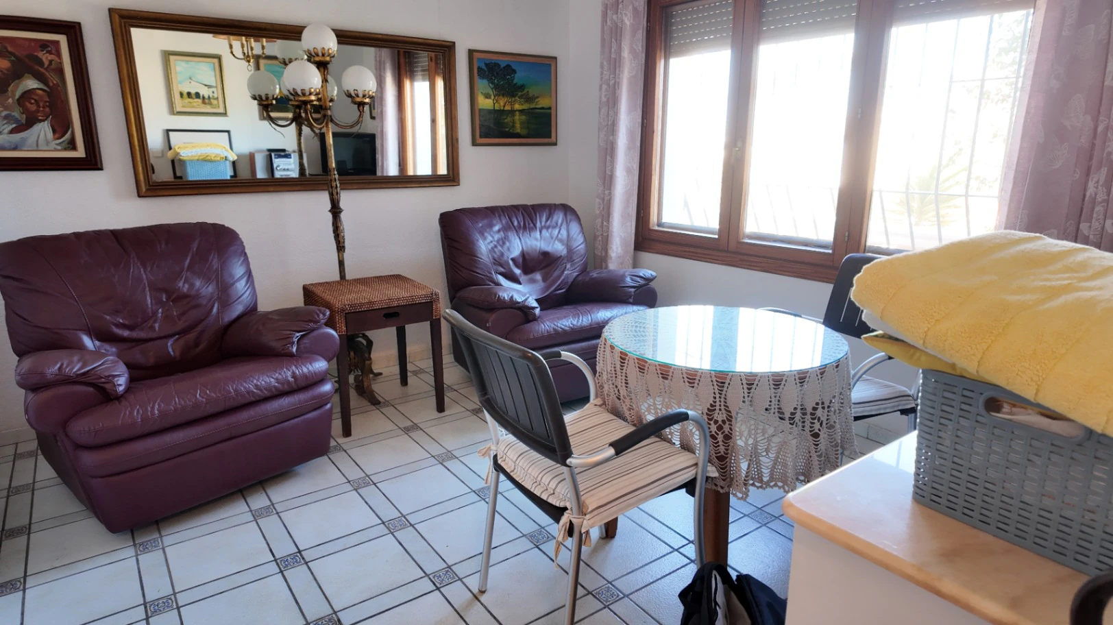 Amplio chalet independiente con 5 dormitorios y piscina en Calpe