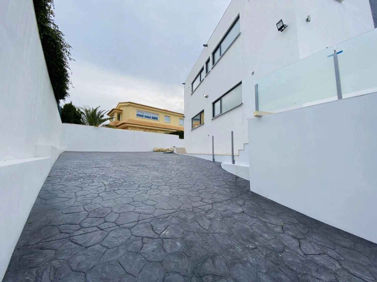 Se vende una hermosa villa bioclimática recién construida.