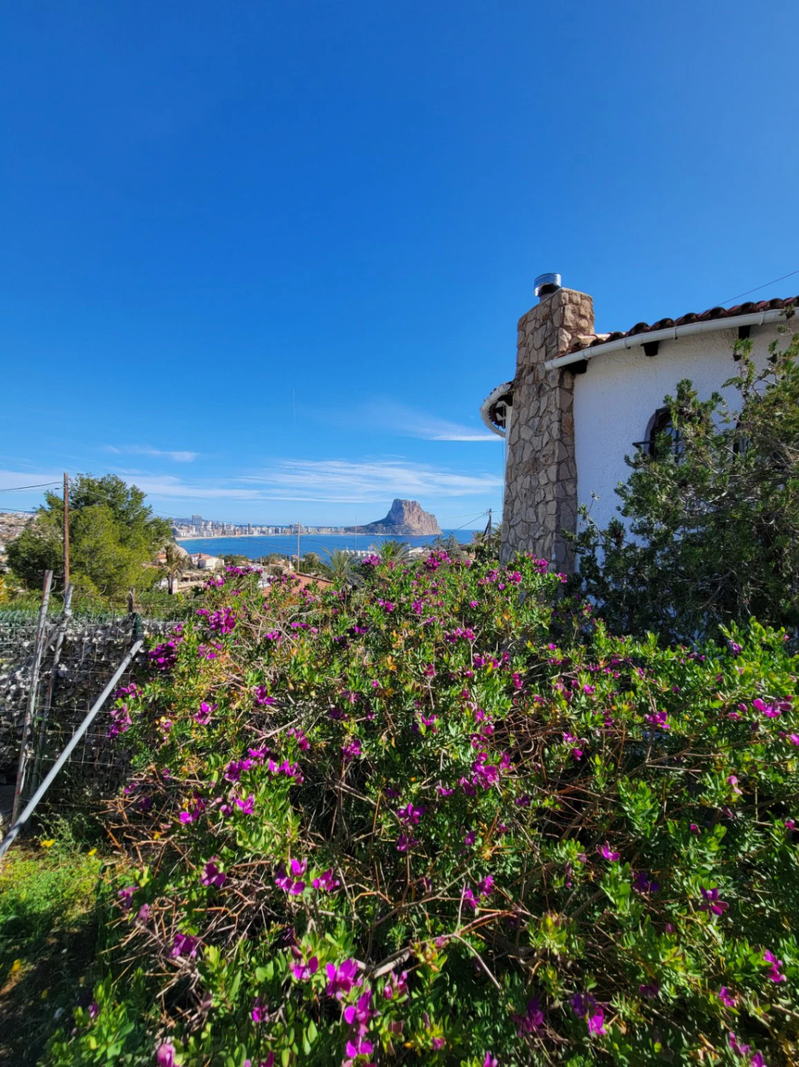 VILLA EN MARYVILLA CON VISTAS ESPECTACULARES CON PROYECTO MODERNO