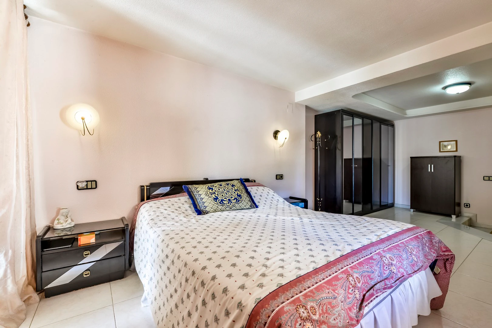 AMPLIA CASA EN BENIDORM