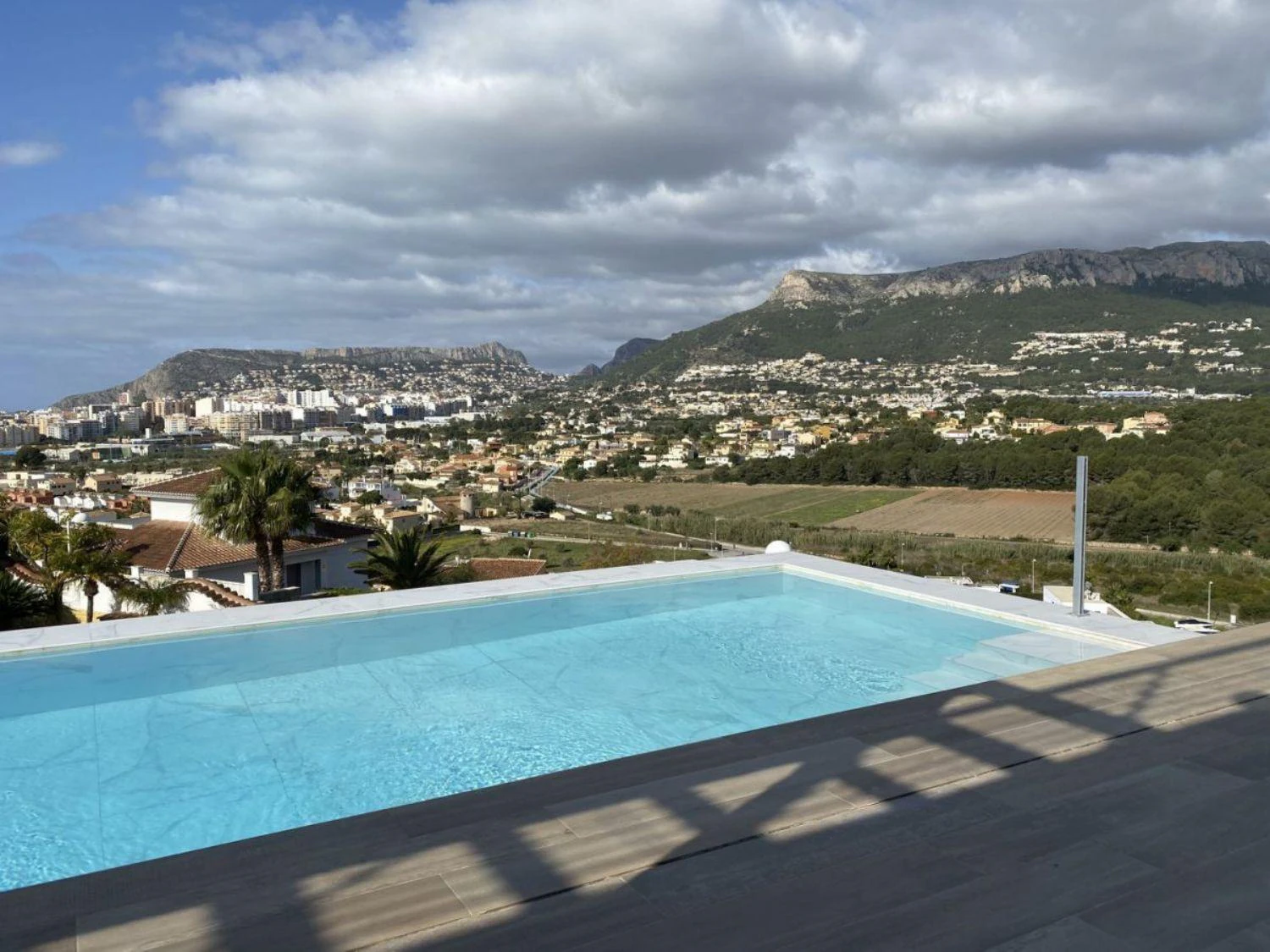 Se vende una hermosa villa bioclimática recién construida.