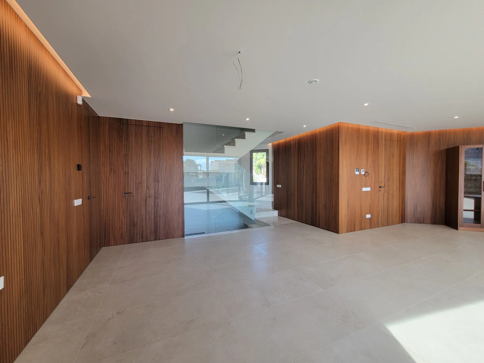 VILLA DE NUEVA CONSTRUCCION CERCA DE TODOS LOS SERVICIOS
