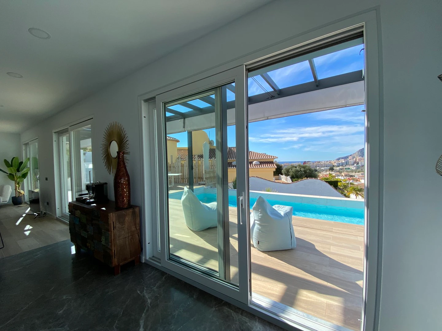 Se vende una hermosa villa bioclimática recién construida.