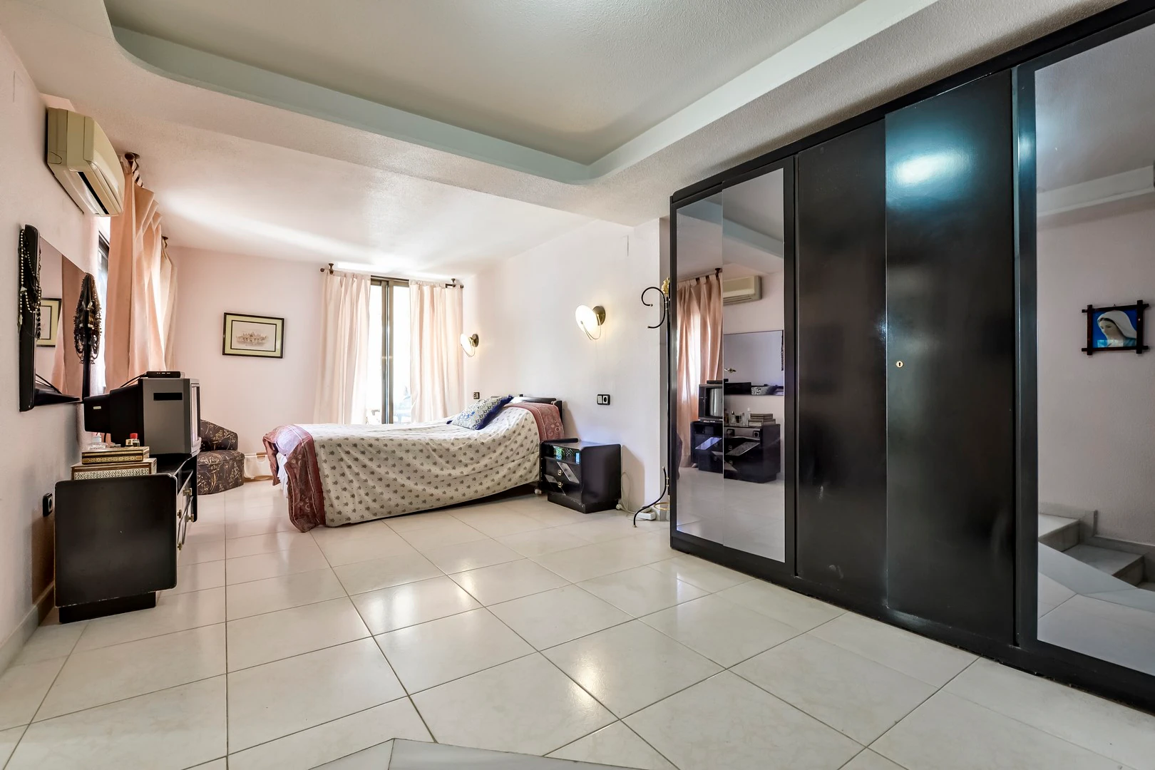 AMPLIA CASA EN BENIDORM