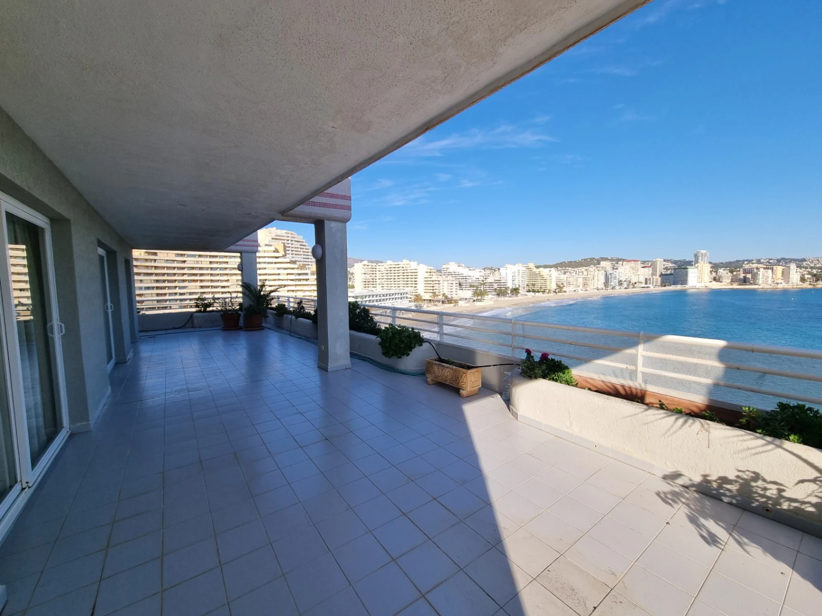 APARTAMENTO SITUADO EN PRIMERA LINEA