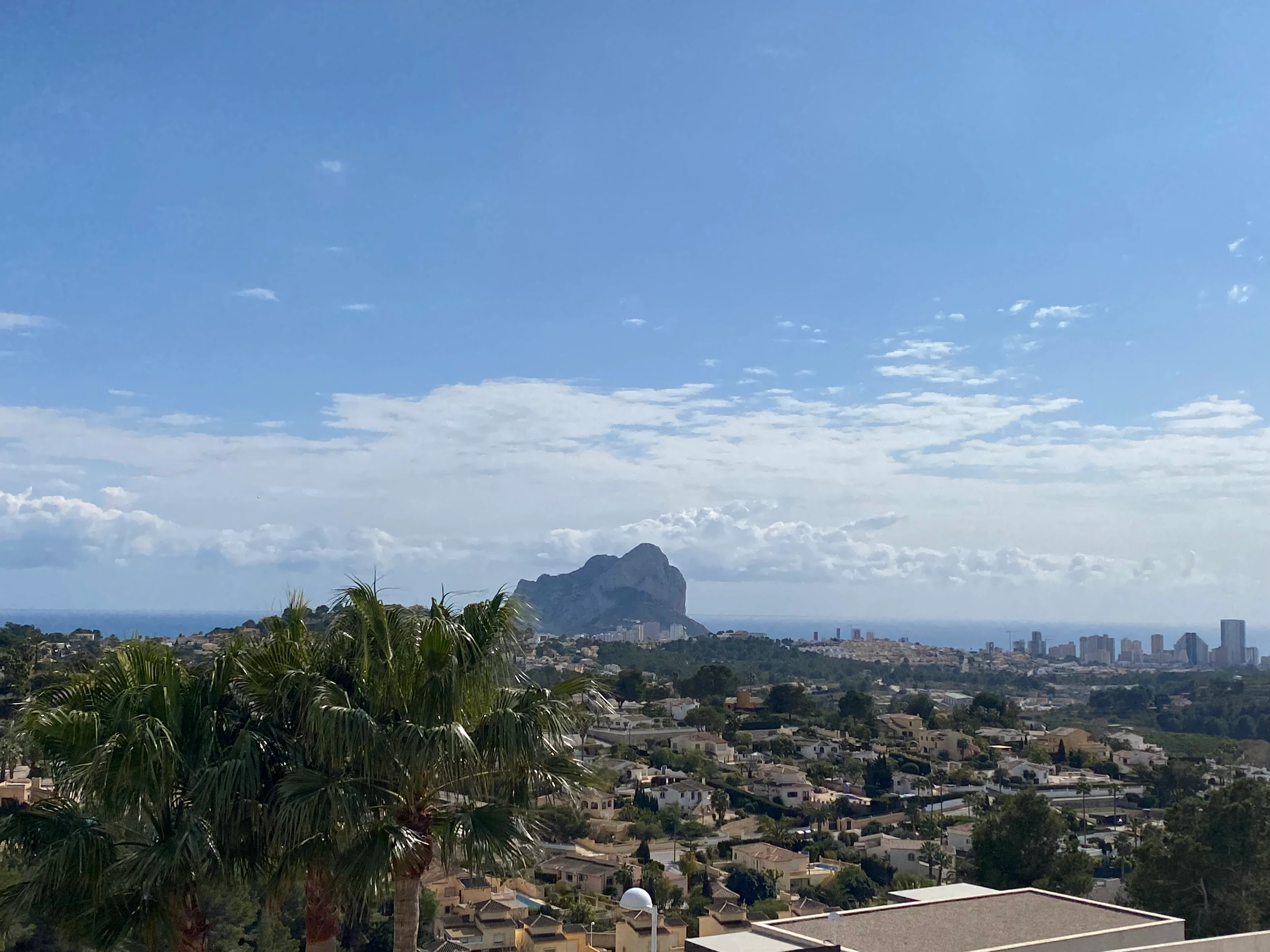 Impresionante parcela con increíbles vistas al pueblo y al mar. ¡ÚLTIMA UNIDAD con vistas al mar!