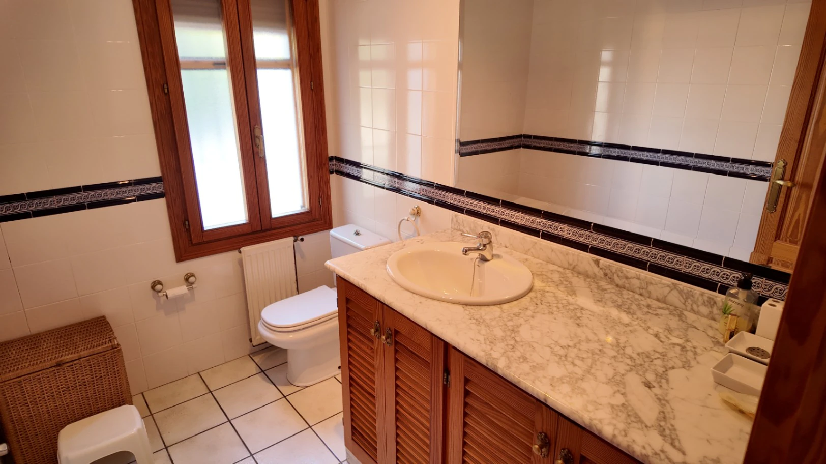 Amplio chalet independiente con 5 dormitorios y piscina en Calpe