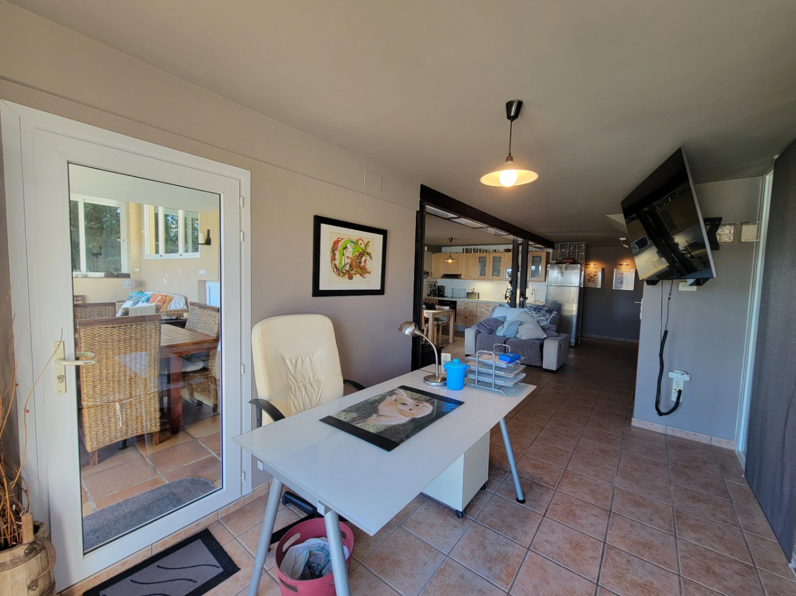 VILLA CON APARTAMENTO DE INVITADOS EN BUENA UBICACION