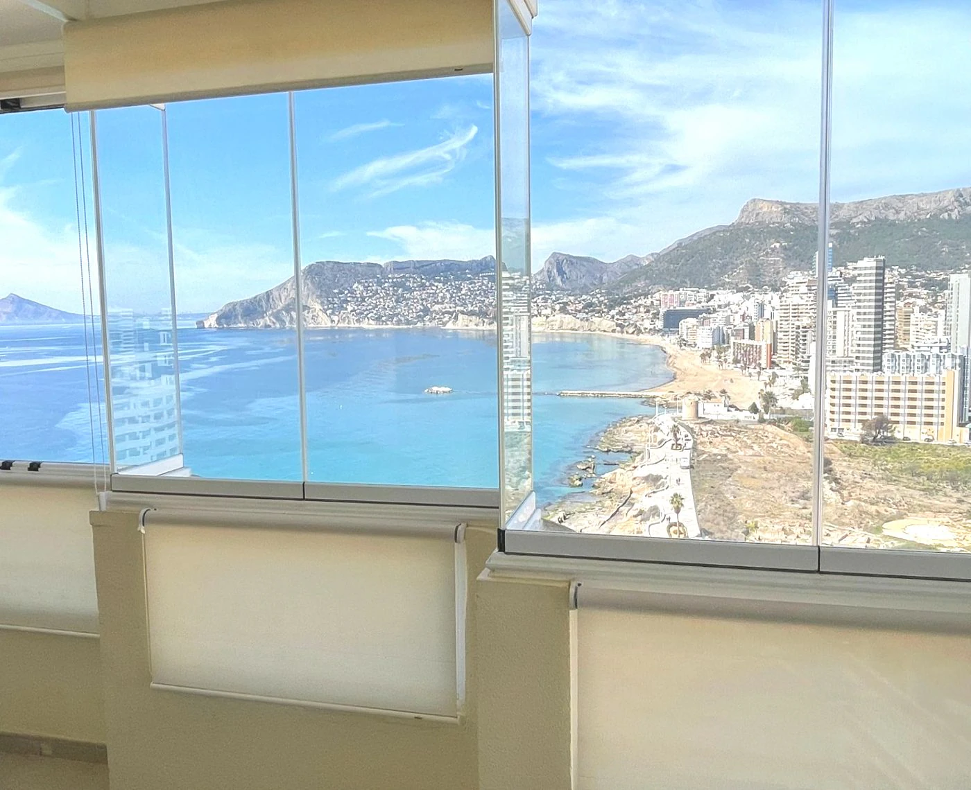 Tu rincón frente al Mediterráneo: luz, mar y tranquilidad en Calpe
