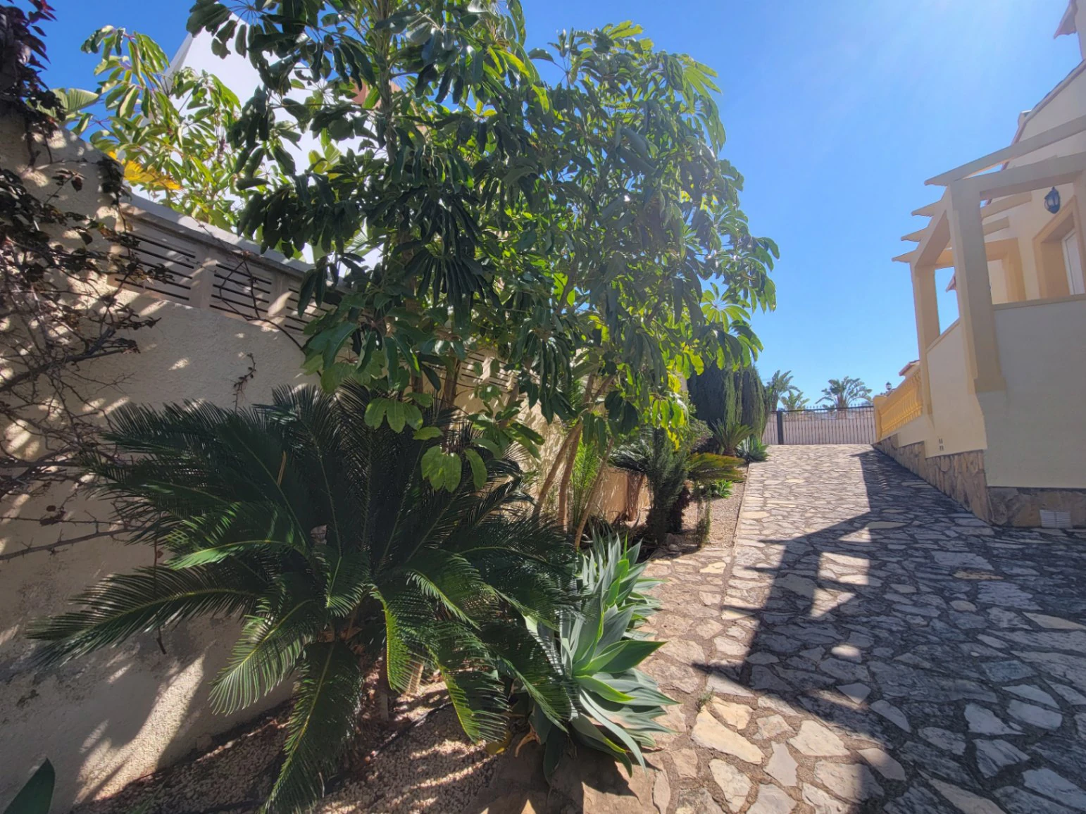 VILLA UBICADA EN MUY BUENA ZONA
