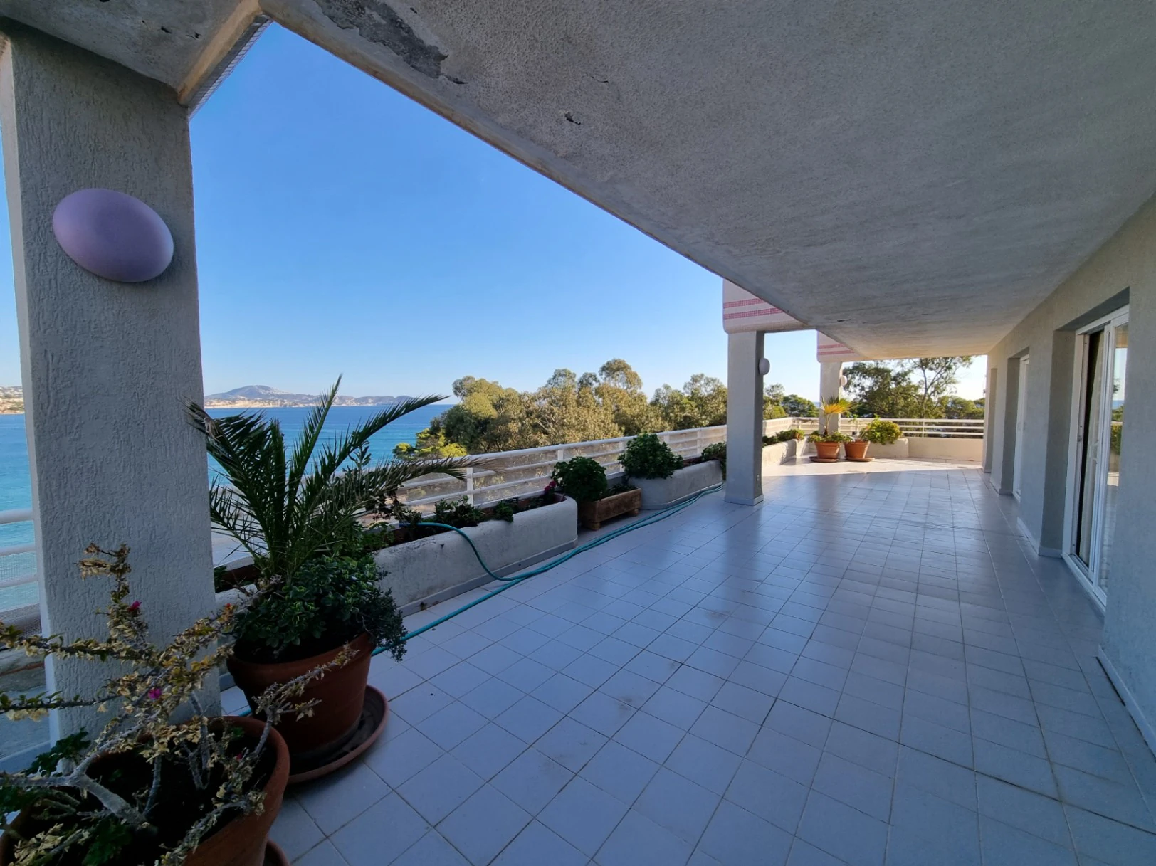 APARTAMENTO SITUADO EN PRIMERA LINEA