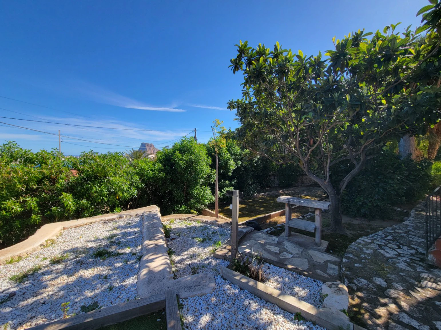 VILLA EN MARYVILLA CON VISTAS ESPECTACULARES CON PROYECTO MODERNO