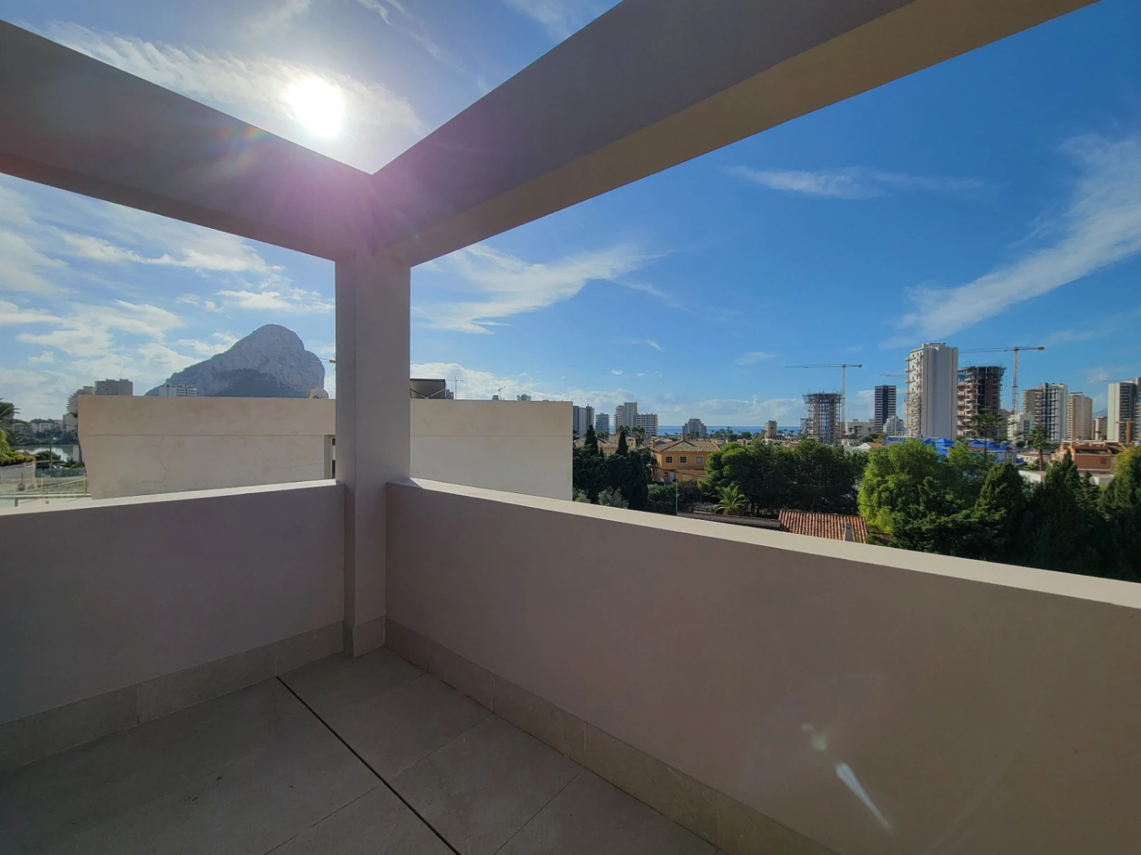 VILLA DE NUEVA CONSTRUCCION CERCA DE TODOS LOS SERVICIOS