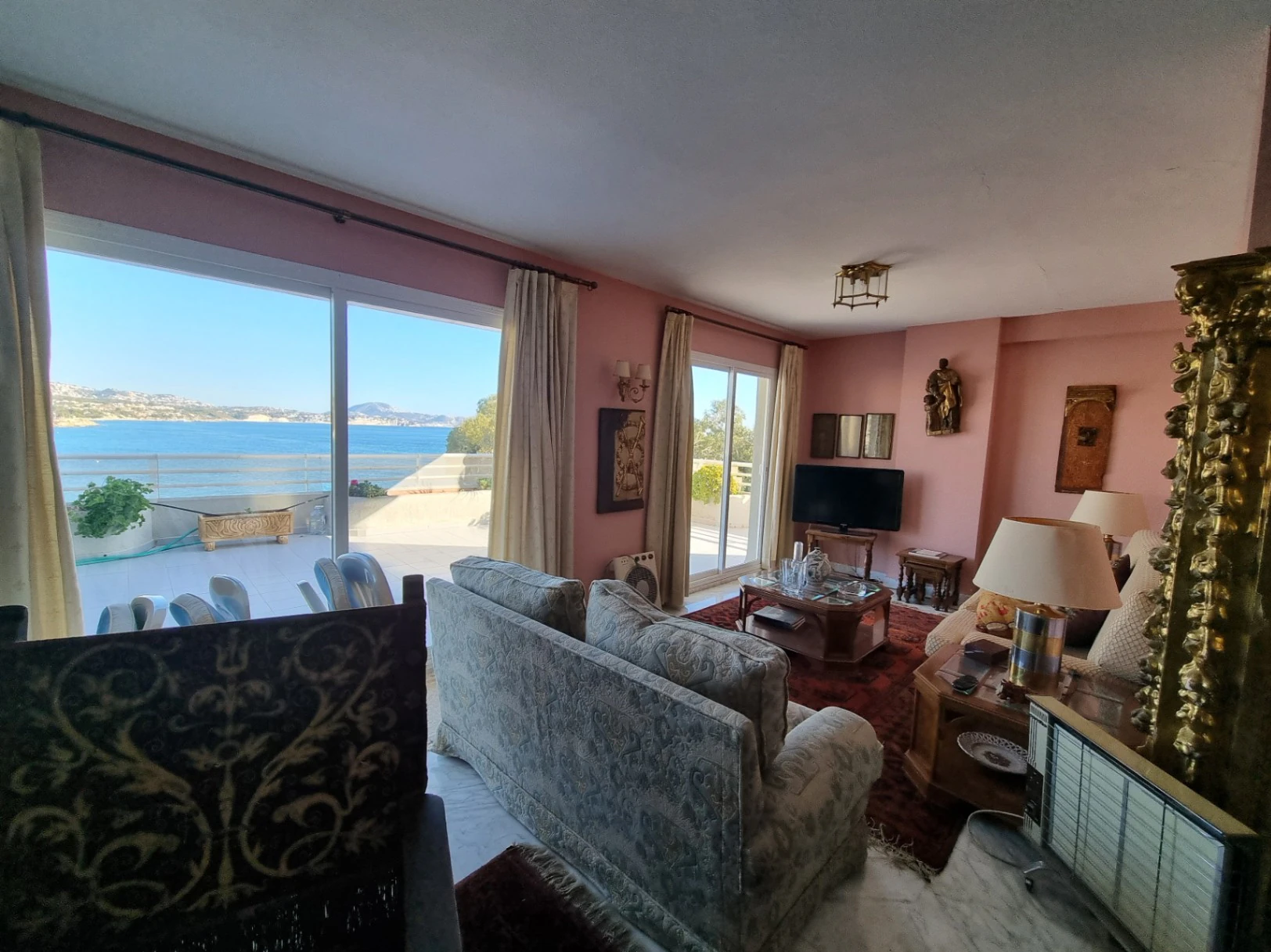 APARTAMENTO SITUADO EN PRIMERA LINEA