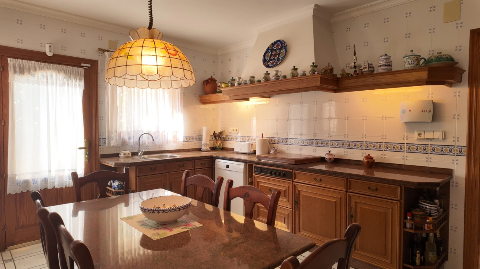 Amplio chalet independiente con 5 dormitorios y piscina en Calpe