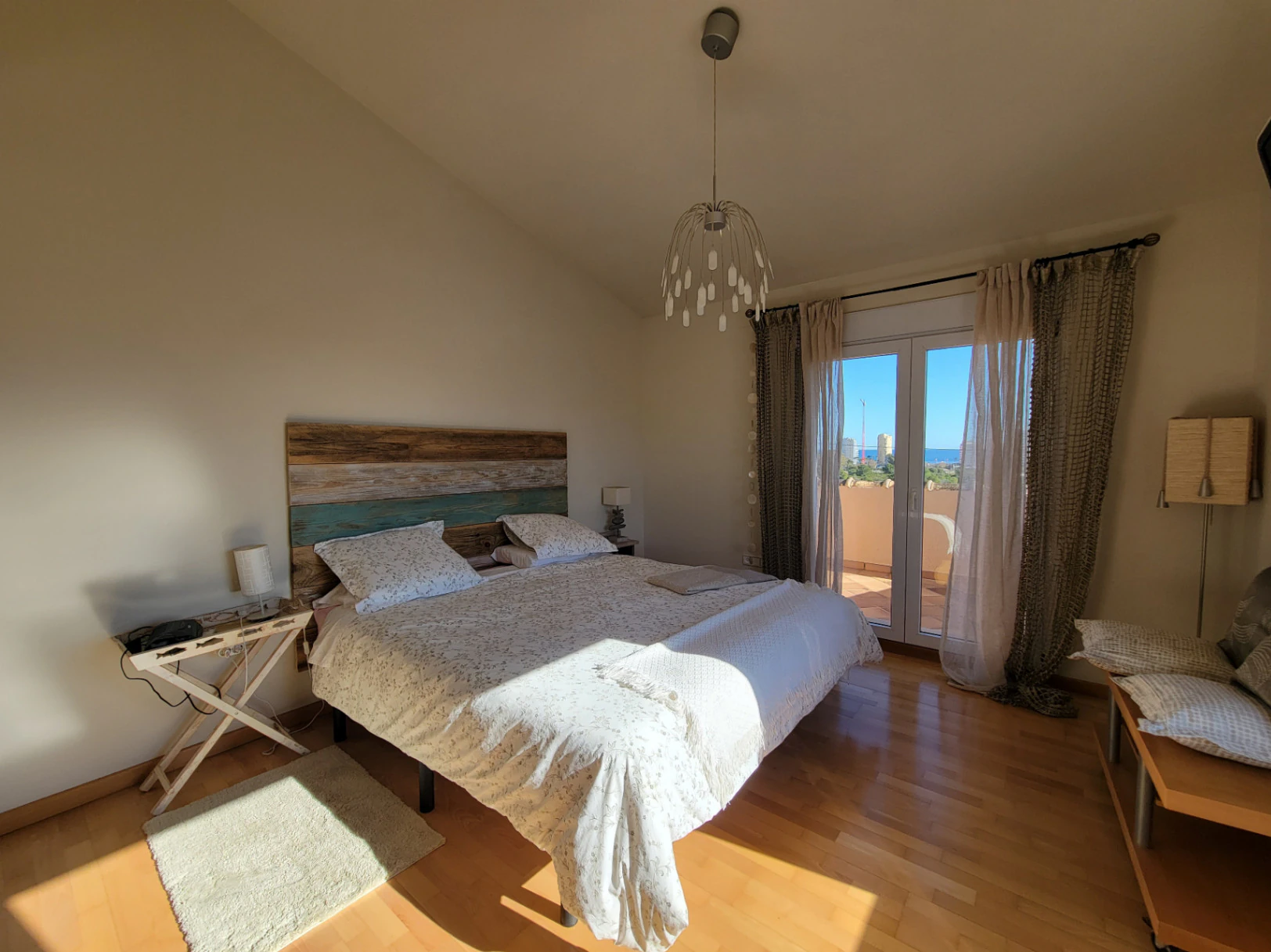 VILLA CON APARTAMENTO DE INVITADOS EN BUENA UBICACION