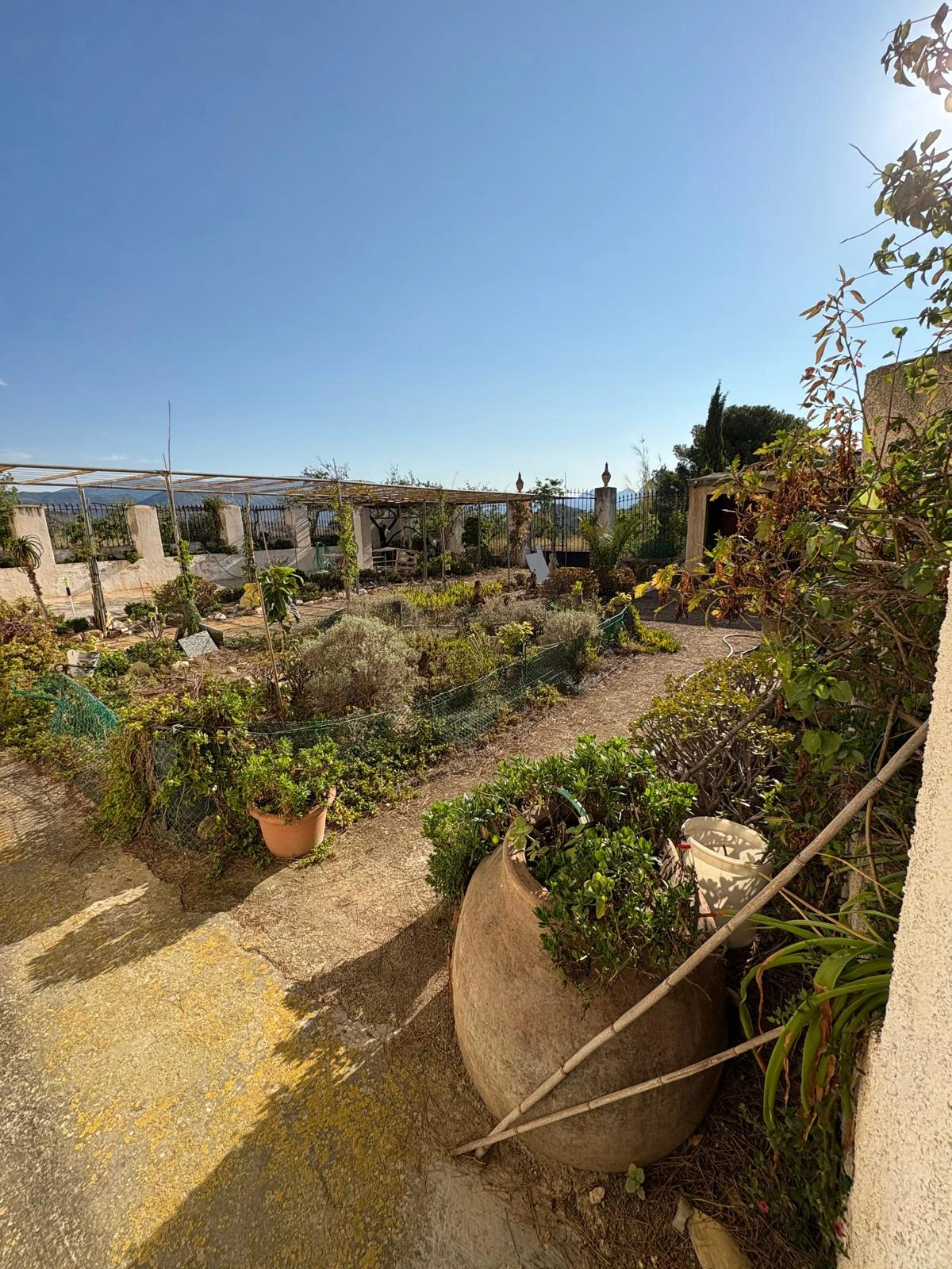 8216 - FINCA EN PLENA NATURALEZA  CON MUCHA TRAQUILIDAD