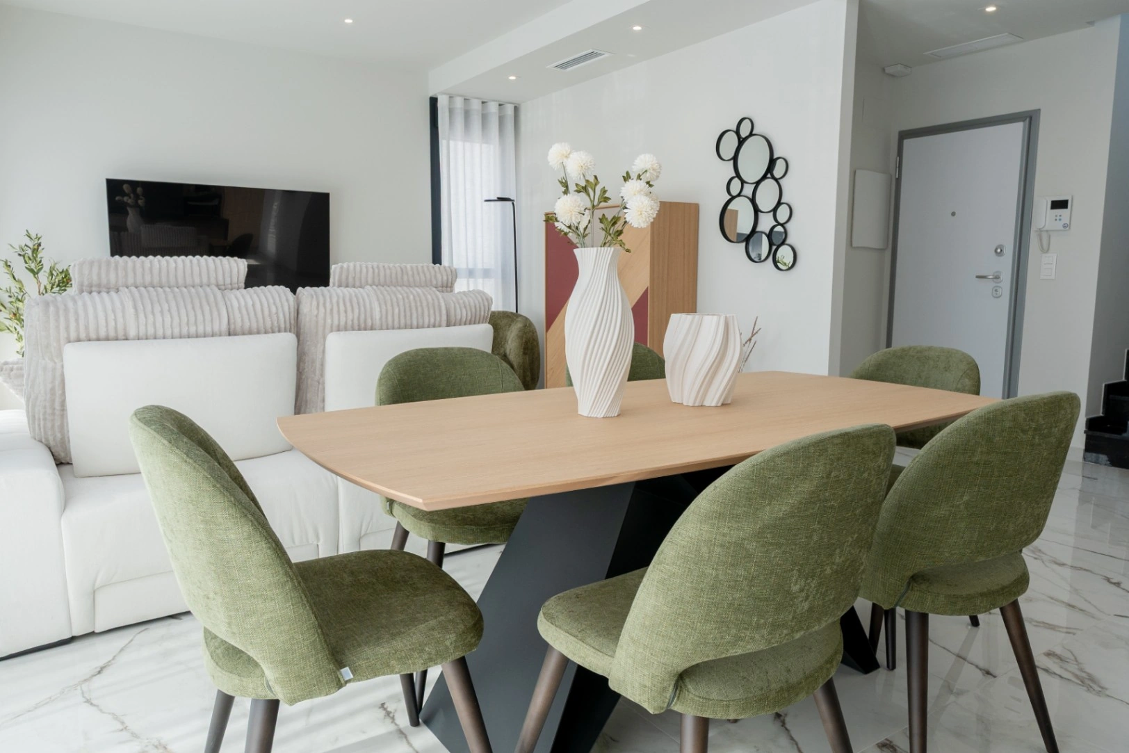 2197 - Villa con un estilo moderno para entrar a vivir con esa comodidad y sostenibilidad, en Cuidad Quesada.