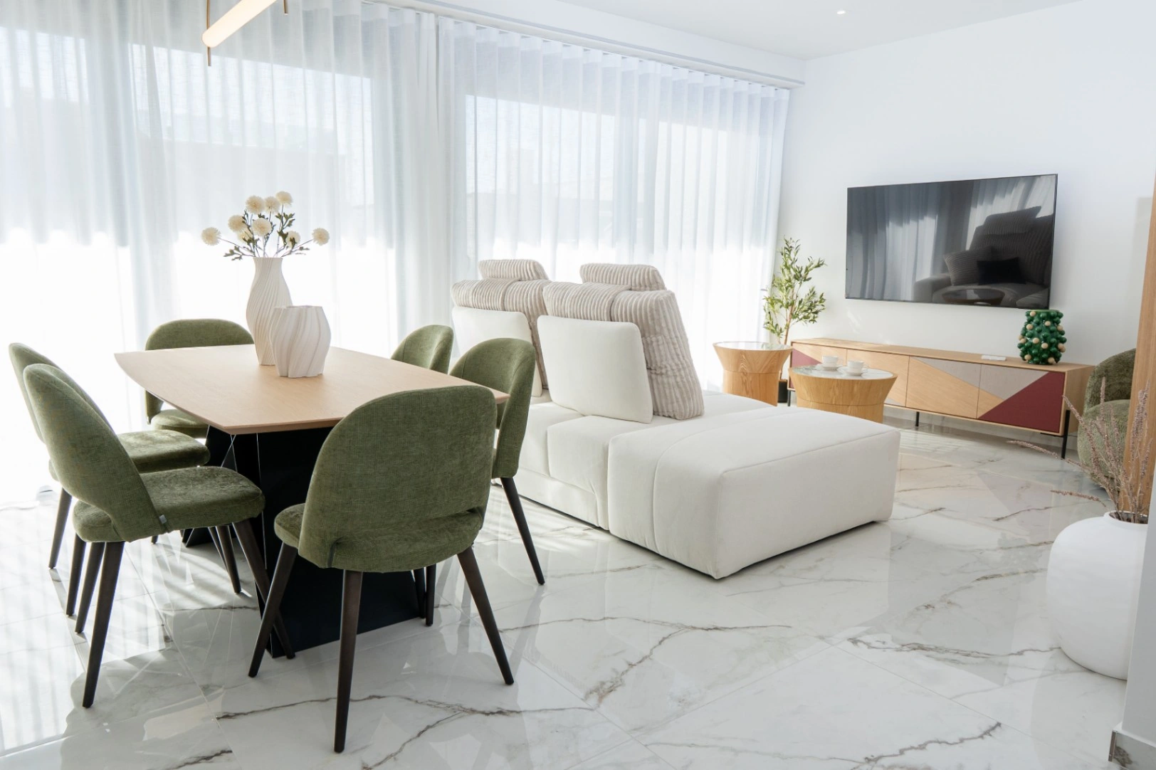 2197 - Villa con un estilo moderno para entrar a vivir con esa comodidad y sostenibilidad, en Cuidad Quesada.