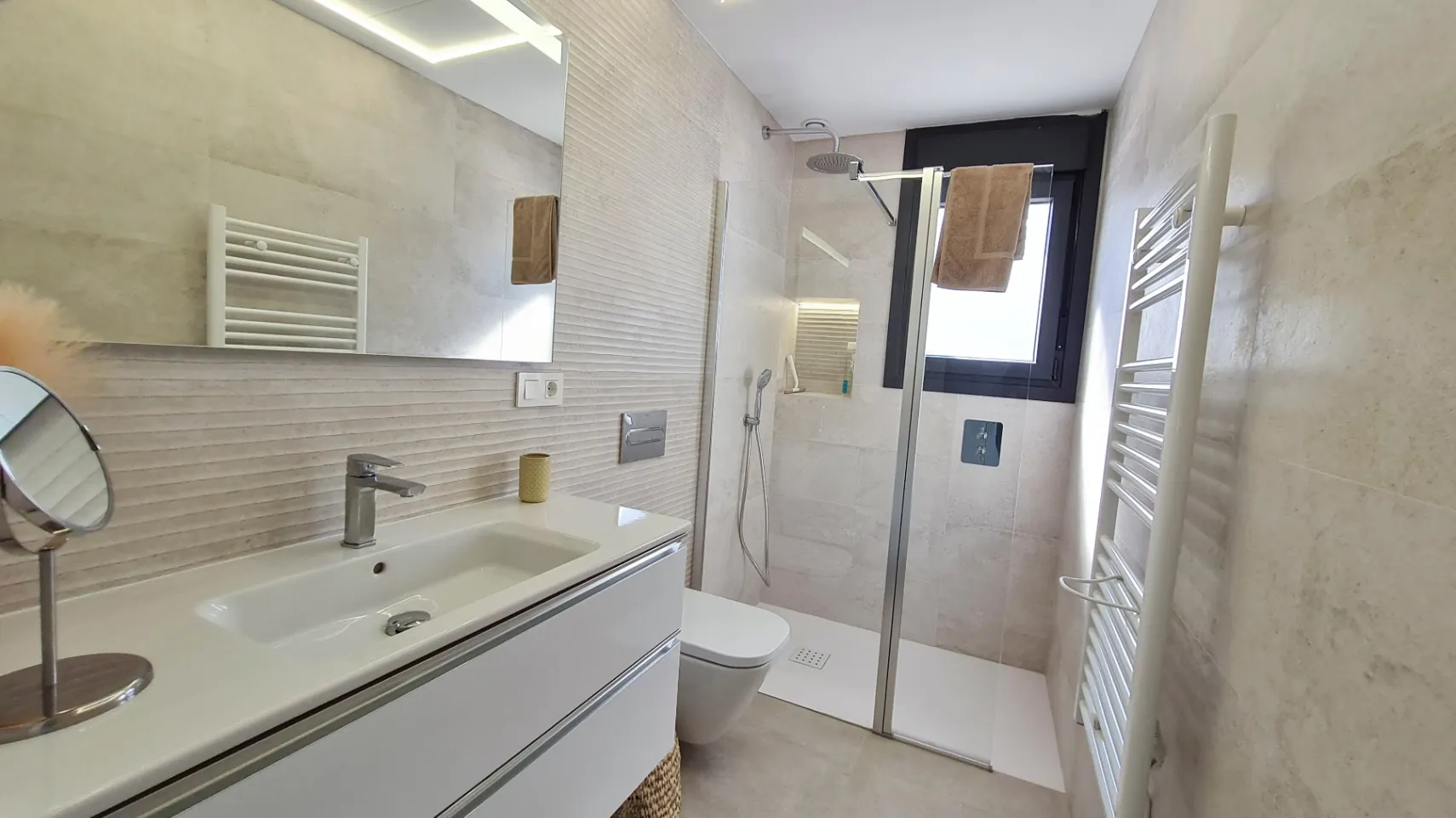 1651 - Chalet de lujo en San Pedro del Pinatar con 3 dormitorios y 3 baños