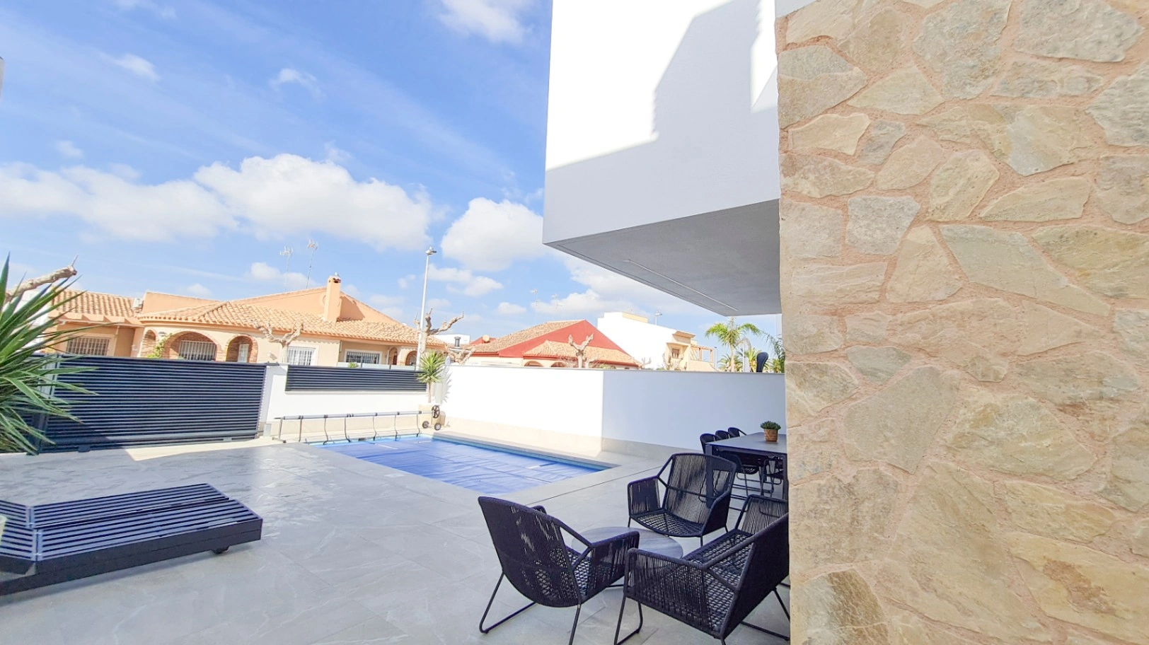 1651 - Chalet de lujo en San Pedro del Pinatar con 3 dormitorios y 3 baños