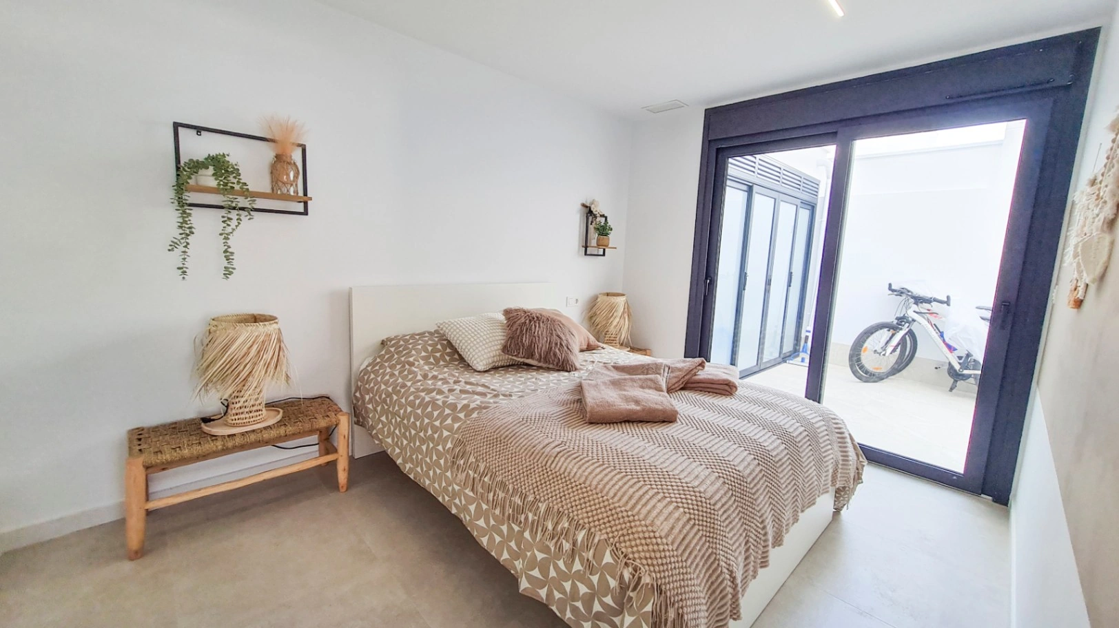 1651 - Chalet de lujo en San Pedro del Pinatar con 3 dormitorios y 3 baños