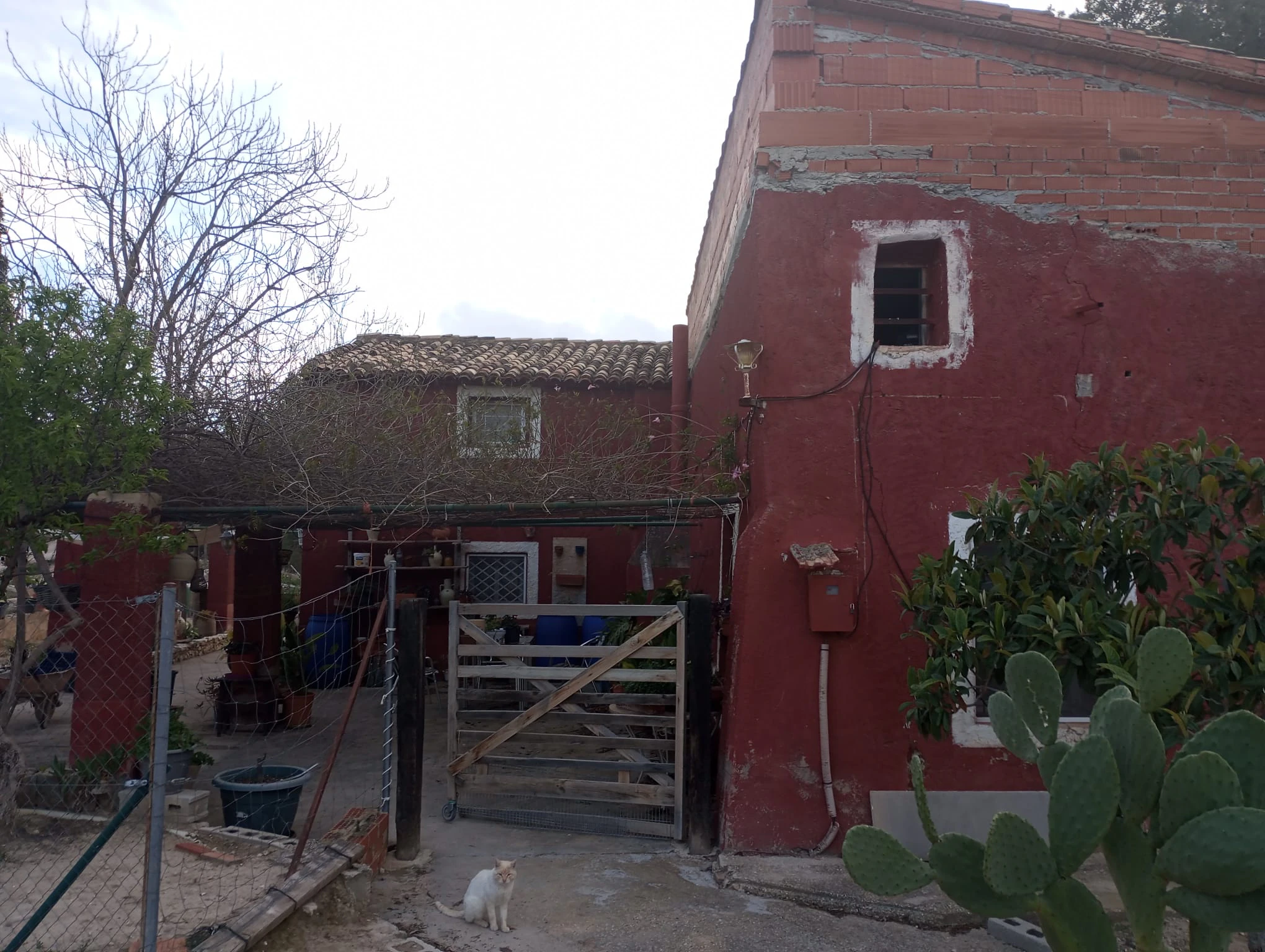 Casa de campo situada a 5 minutos de Relleu un pueblo de moda por su gran turismo
