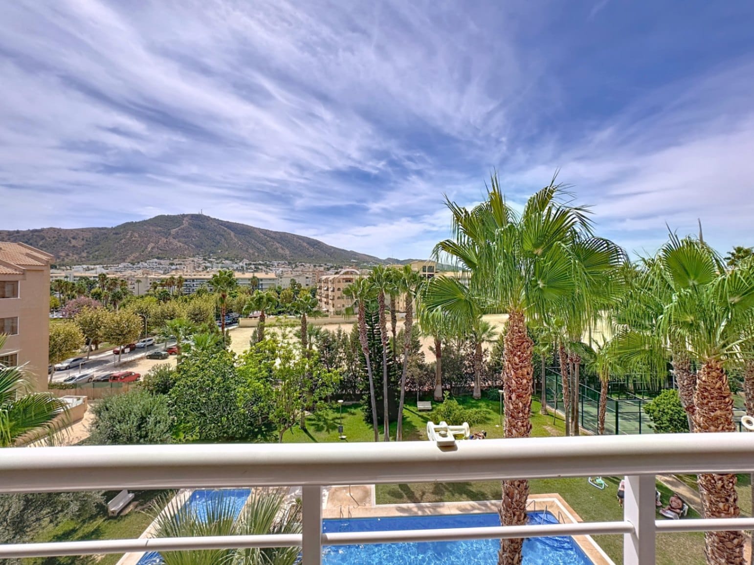 5235 - Venta. Apartamento en Albir