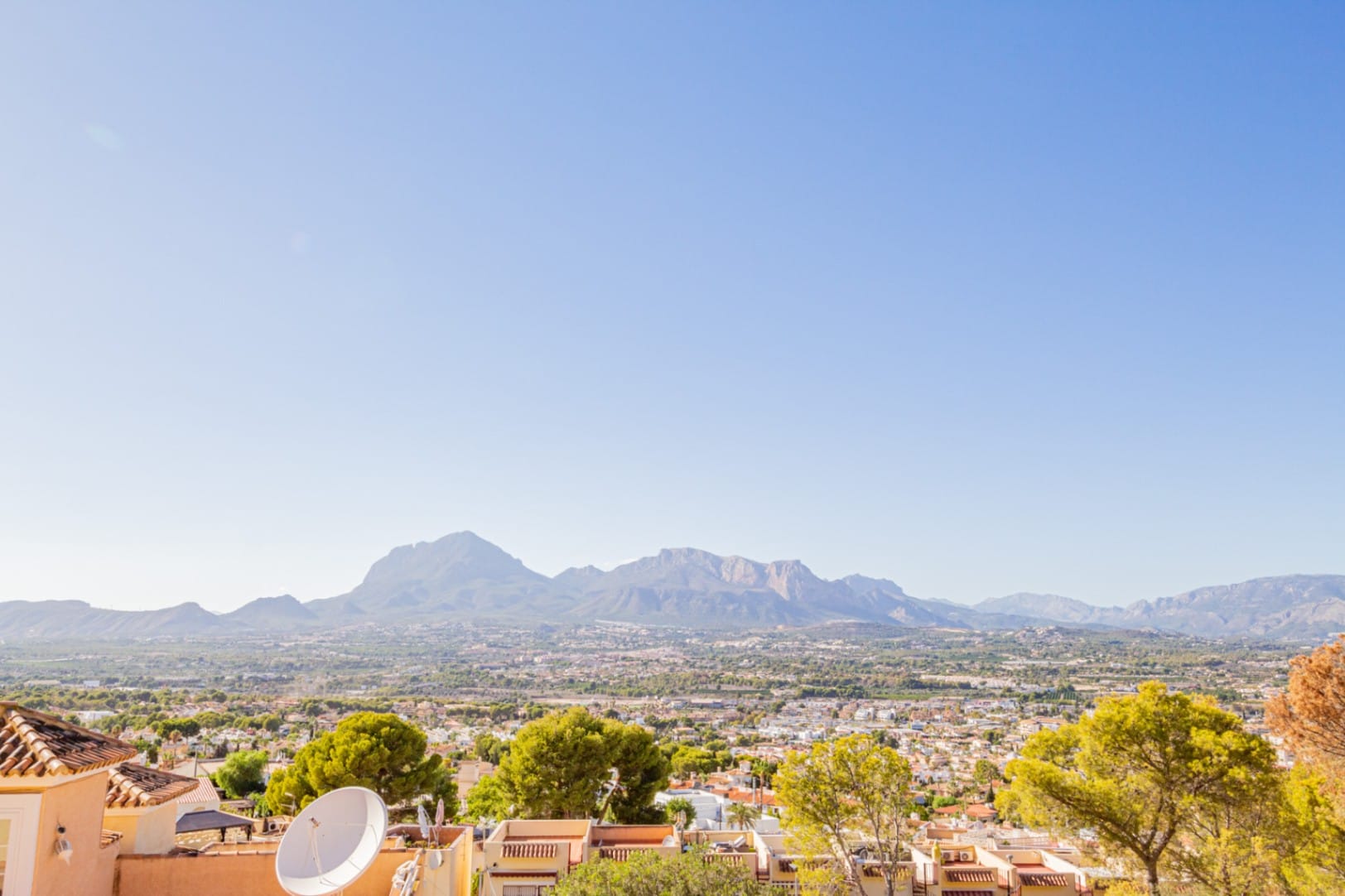5272 - Venta. Casa pareada en Albir