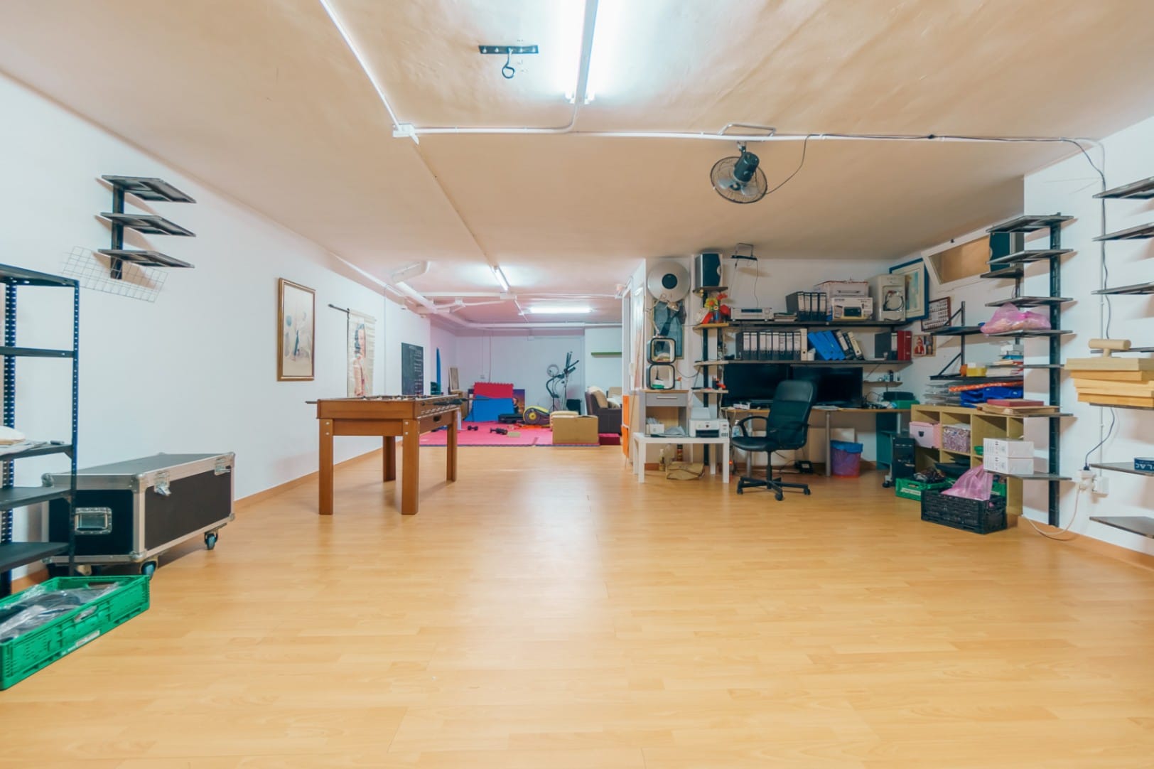 Chalet for sale with 4 bedrooms and a swimming pool in Benidorm.