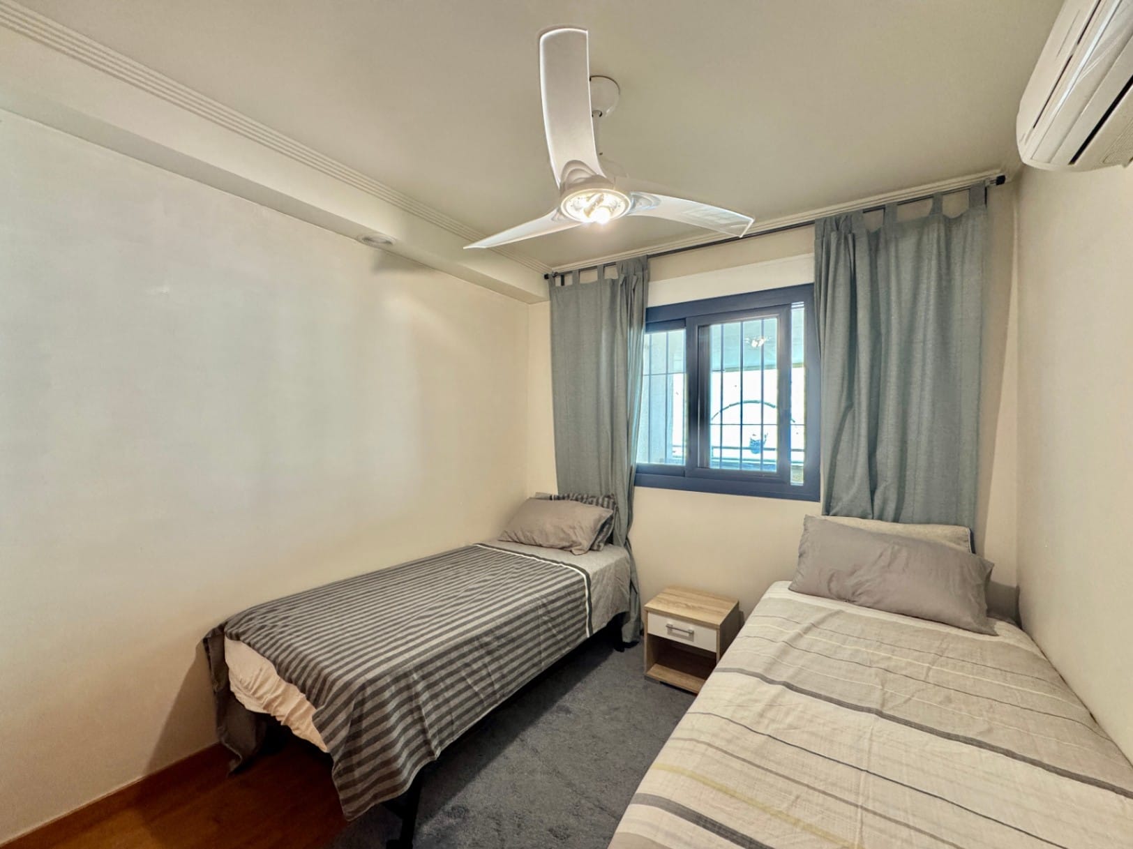 Apartment for sale in Altea in front of the beach with a jacuzzi.