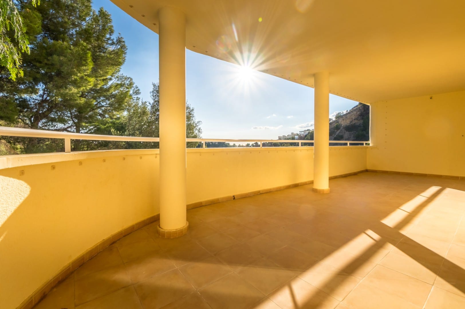 House for sale in Altea, 3 bedrooms and a spacious balcony.