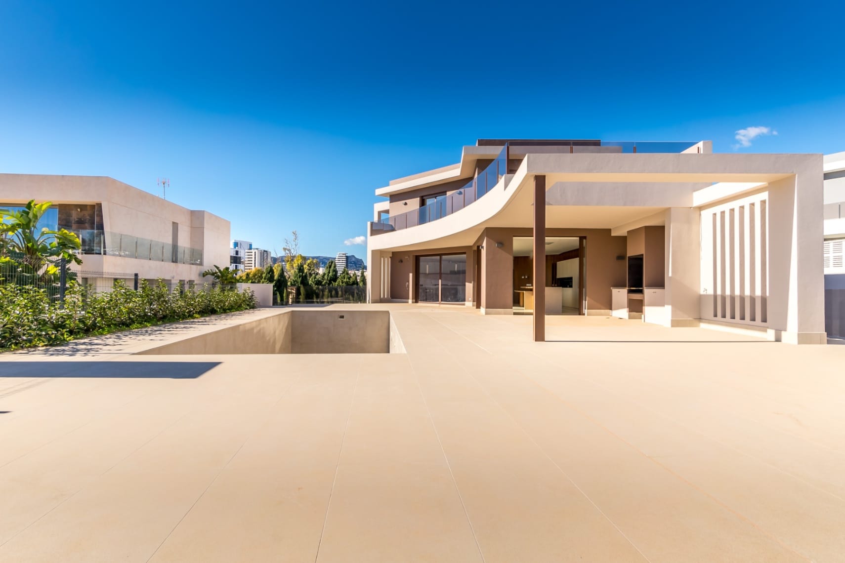 Modern chalet in Calpe with 5 bedrooms and private pool